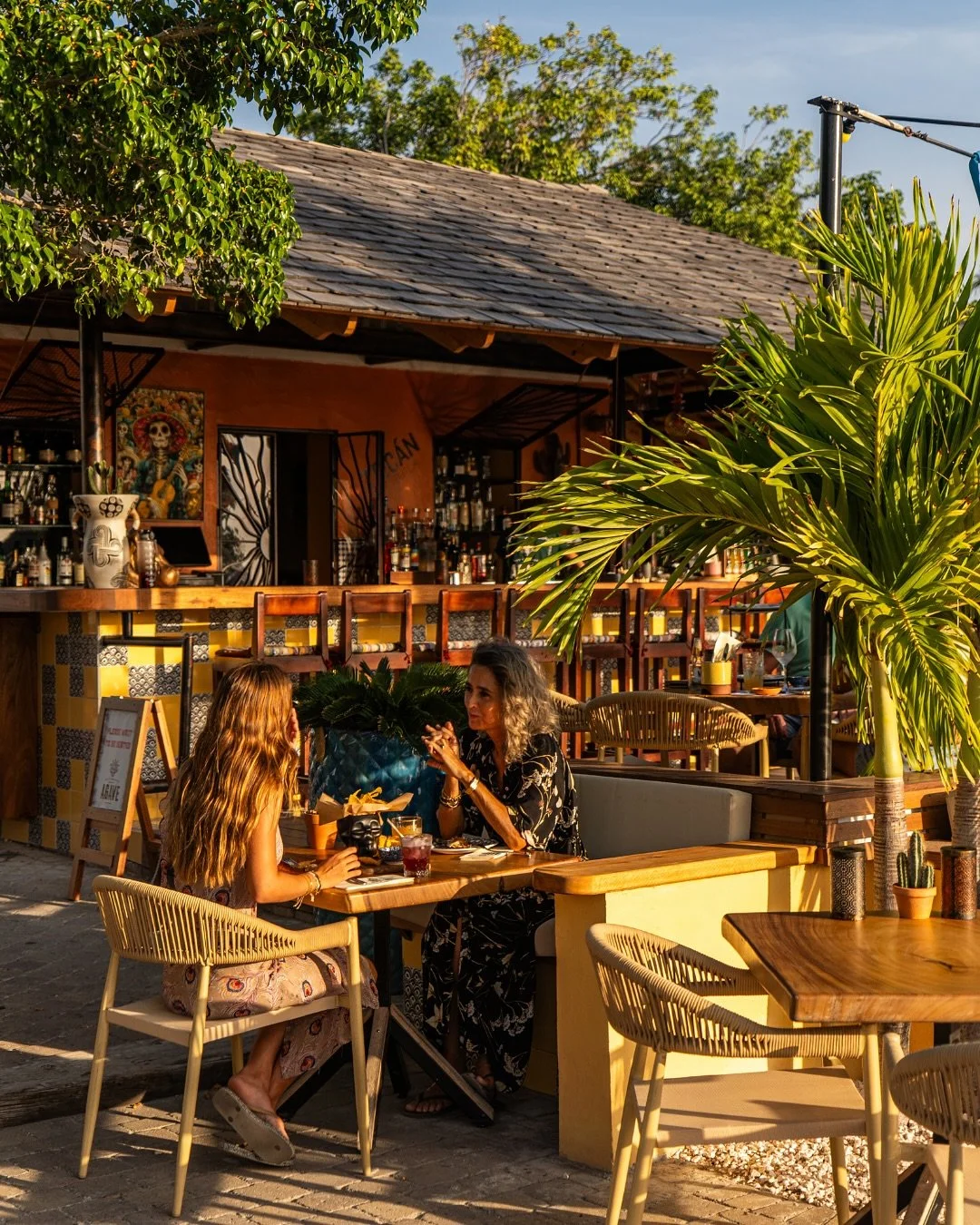 It’s not just the food, it’s who you share it with.
#Curacao #CuracaoRestaurants #Mexicanfood #Curacaotodo  #Janthielbeach #Dinnercuracao #Tequila #Tacos