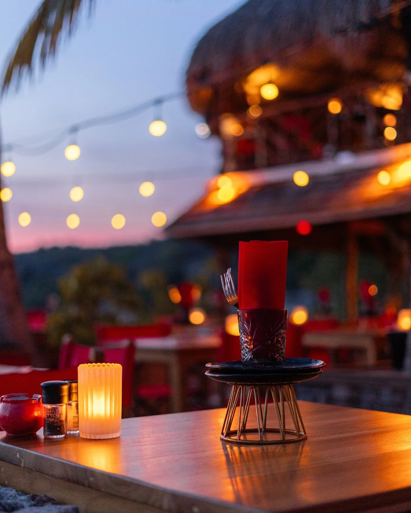 The table’s set — we’re only missing you.
See you tonight?
#shareddining #tintobarycocina #janthielbeach