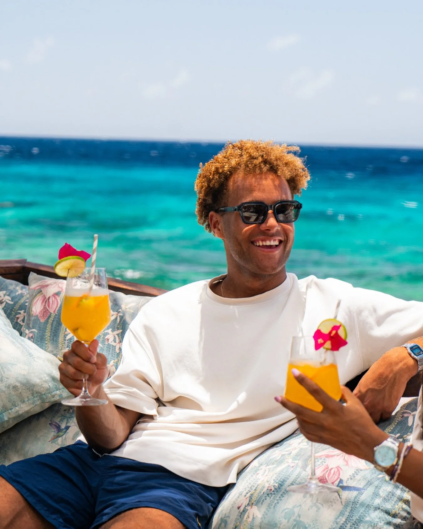 Smiles this big can only mean one thing: cocktails at Zest!

Tag someone who owes you a cocktail...

#beachsunset #oceanview #janthielbeach #curacao #beachlife #restaurant #beach #lifeisbetteronthebeach #dushi #zestcuracao #zestbeachcafe