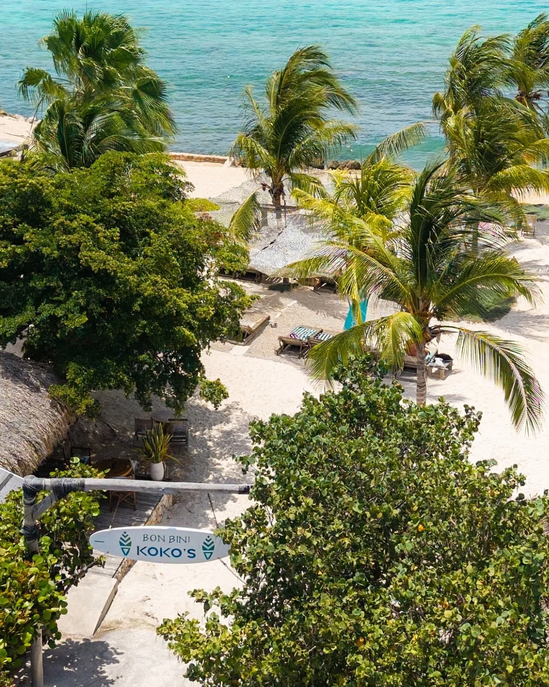 Packed your sunscreen? Good. Now it&rsquo;s time to head to Koko&rsquo;s.

#oceanview #sunandsand #janthiel #kokoscuracao #relaxedatthebeach #mindfullday #healthyfood #kokosjanthiel #relaxedatkokos
