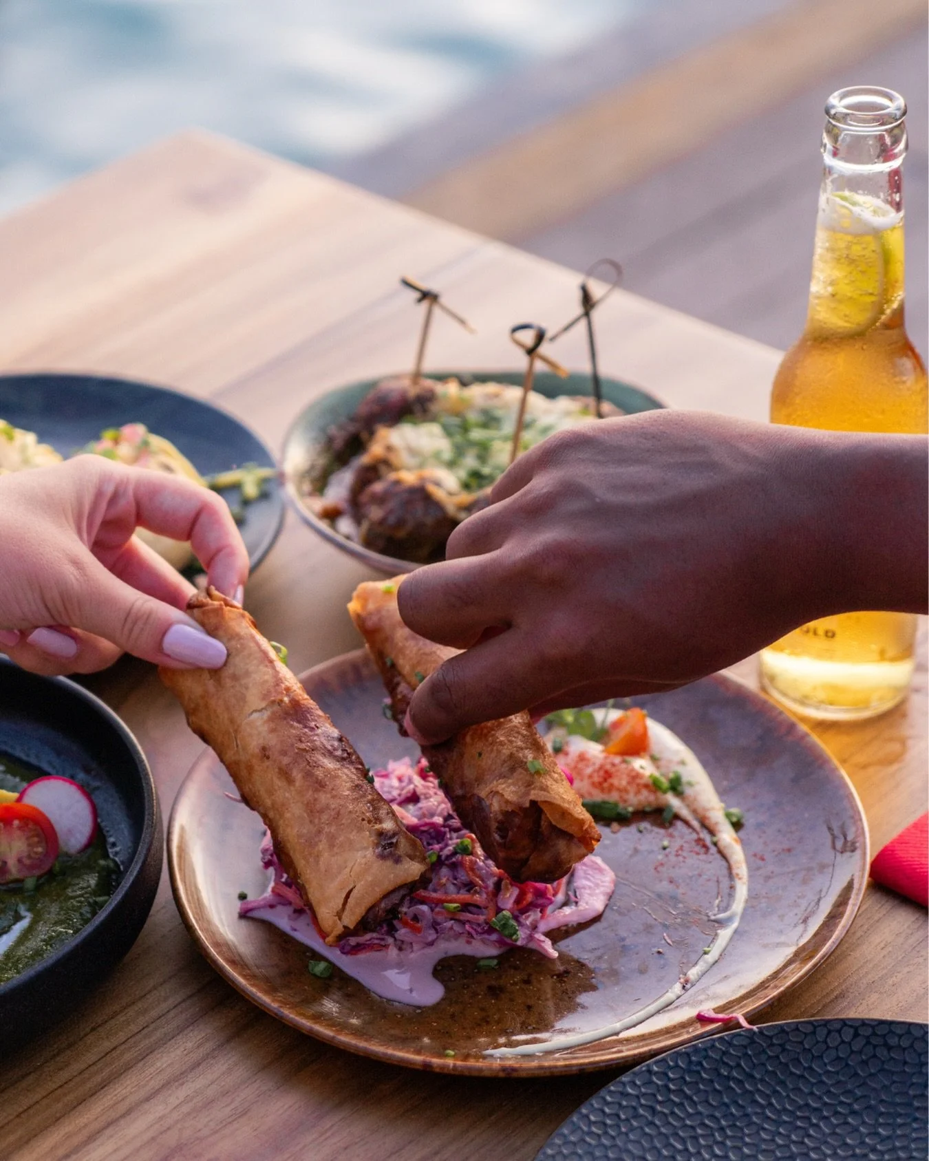 Dip, crunch, repeat &ndash; this is how we roll at Tinto.

#shareddining #tintobarycocina #janthielbeach