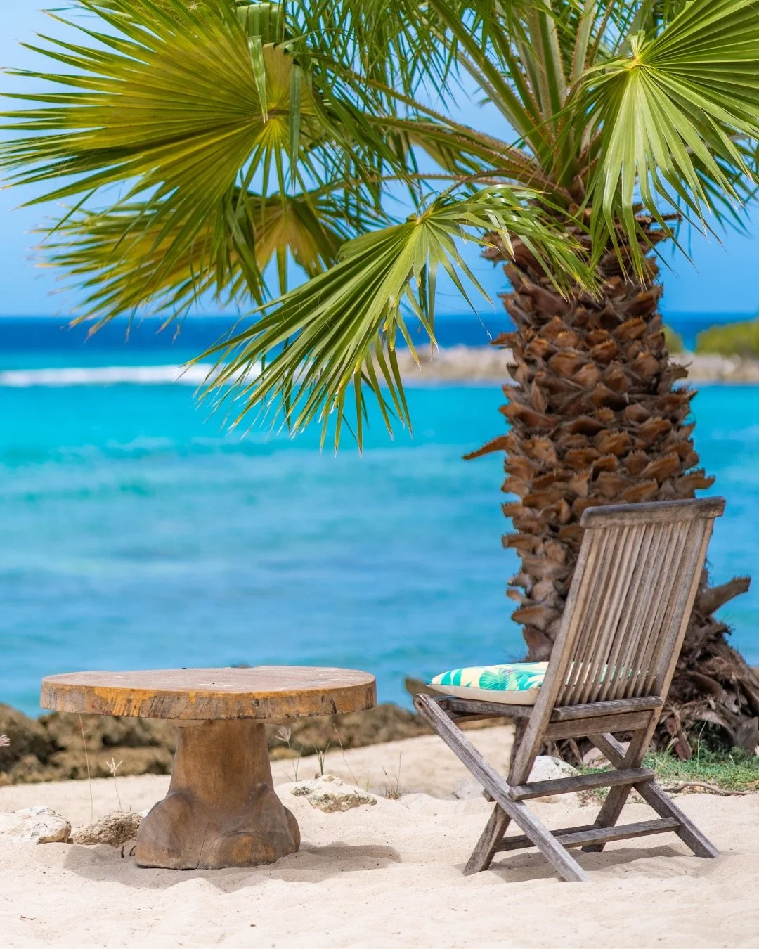 Because sometimes, all you need is this view and a cold drink.

#oceanview #sunandsand #janthiel