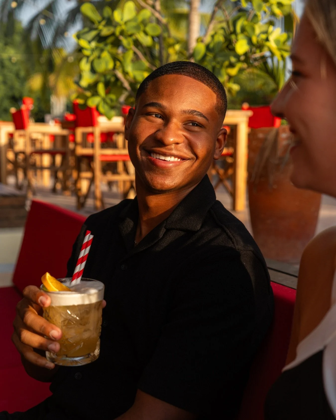 Good drinks bring out even better smiles.

#shareddining #tintobarycocina #janthielbeach