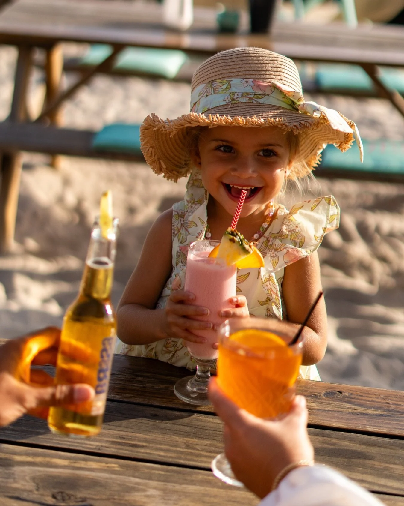 Little moments, big smiles.

#beachsunset #oceanview #janthielbeach #curacao #beachlife #restaurant #beach #lifeisbetteronthebeach #dushi #zestcuracao #zestbeachcafe