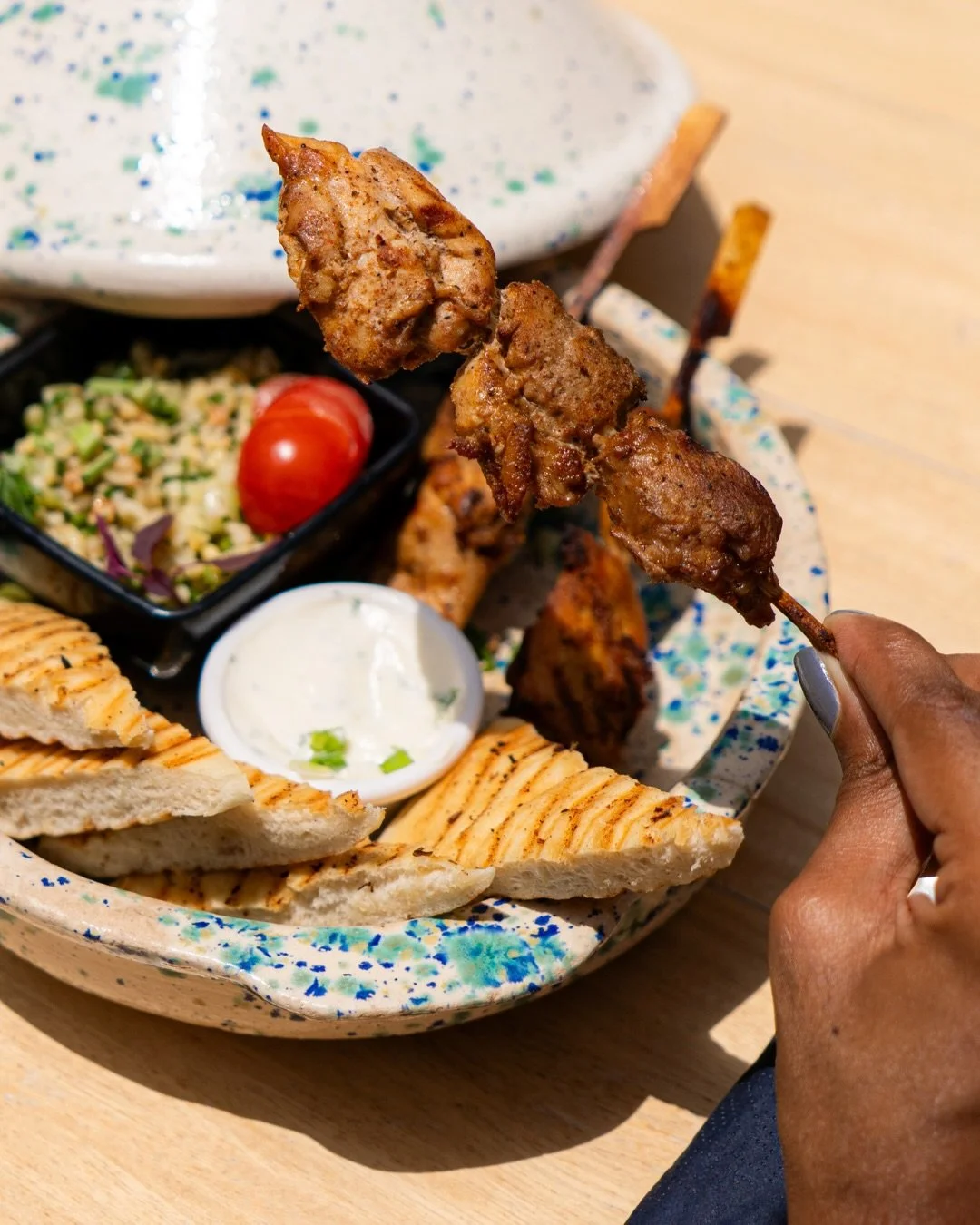 This is what lunch at the beach should look like.

#oceanview #sunandsand #kokoscuracao