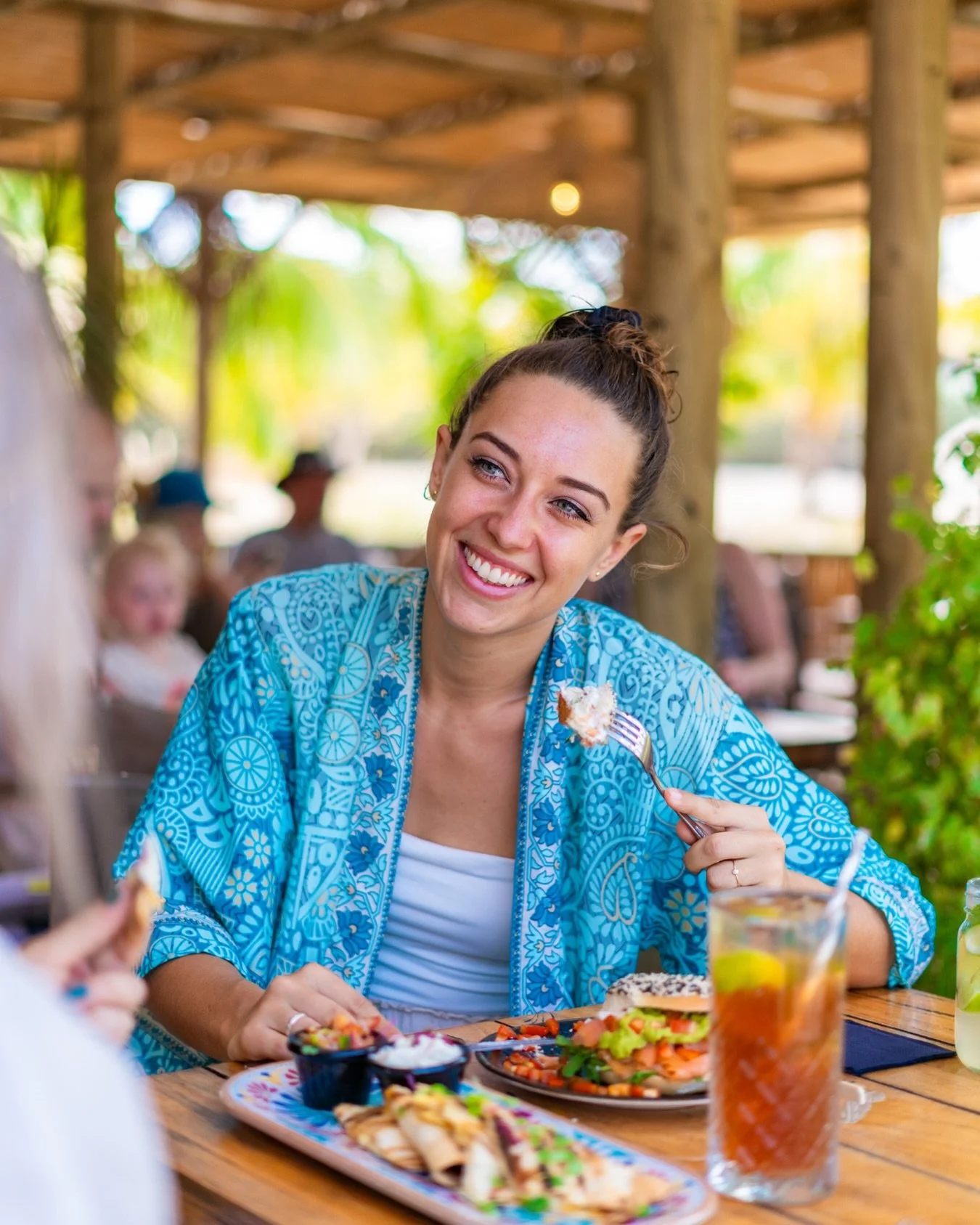 Slow mornings, good food, pure island ease.

#oceanview #sunandsand #janthiel