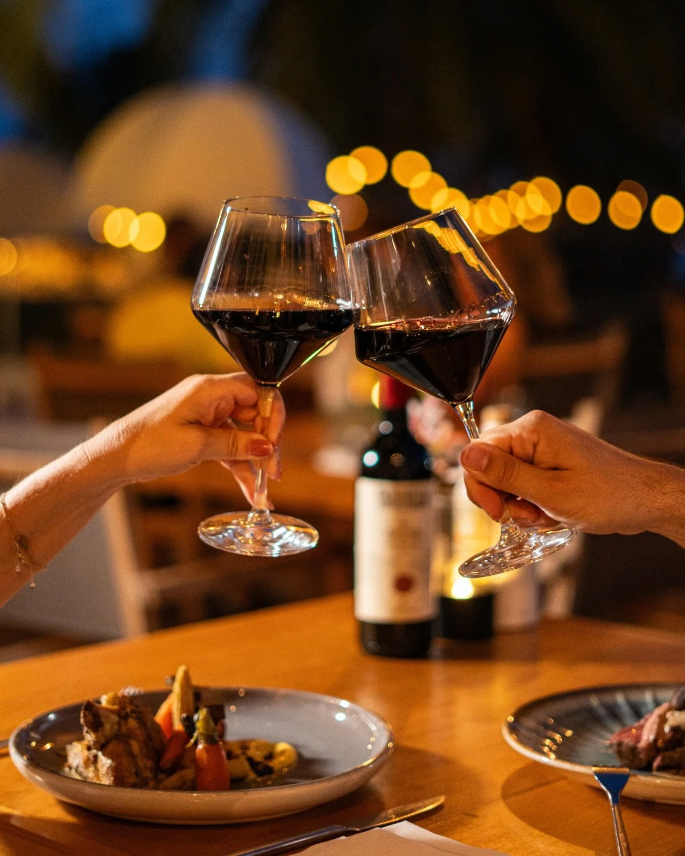 Cheers to good food and unforgettable moments.

#dinner #curacaoisland #curacao