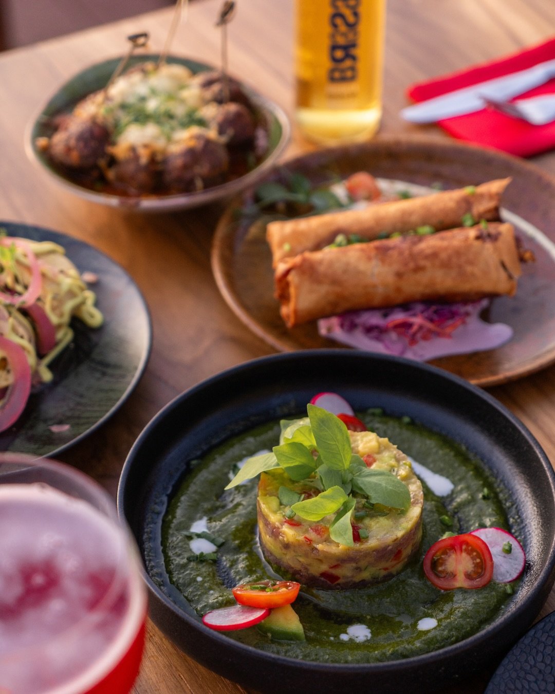 Let the flavors do the talking.

#shareddining #tintobarycocina #janthielbeach