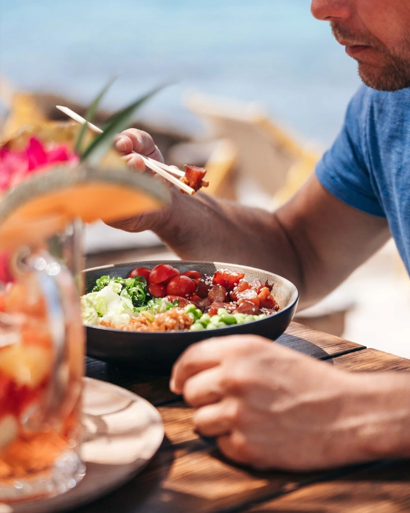 Lunch with a view tastes better every time.

#beachsunset #janthielbeach #curacao