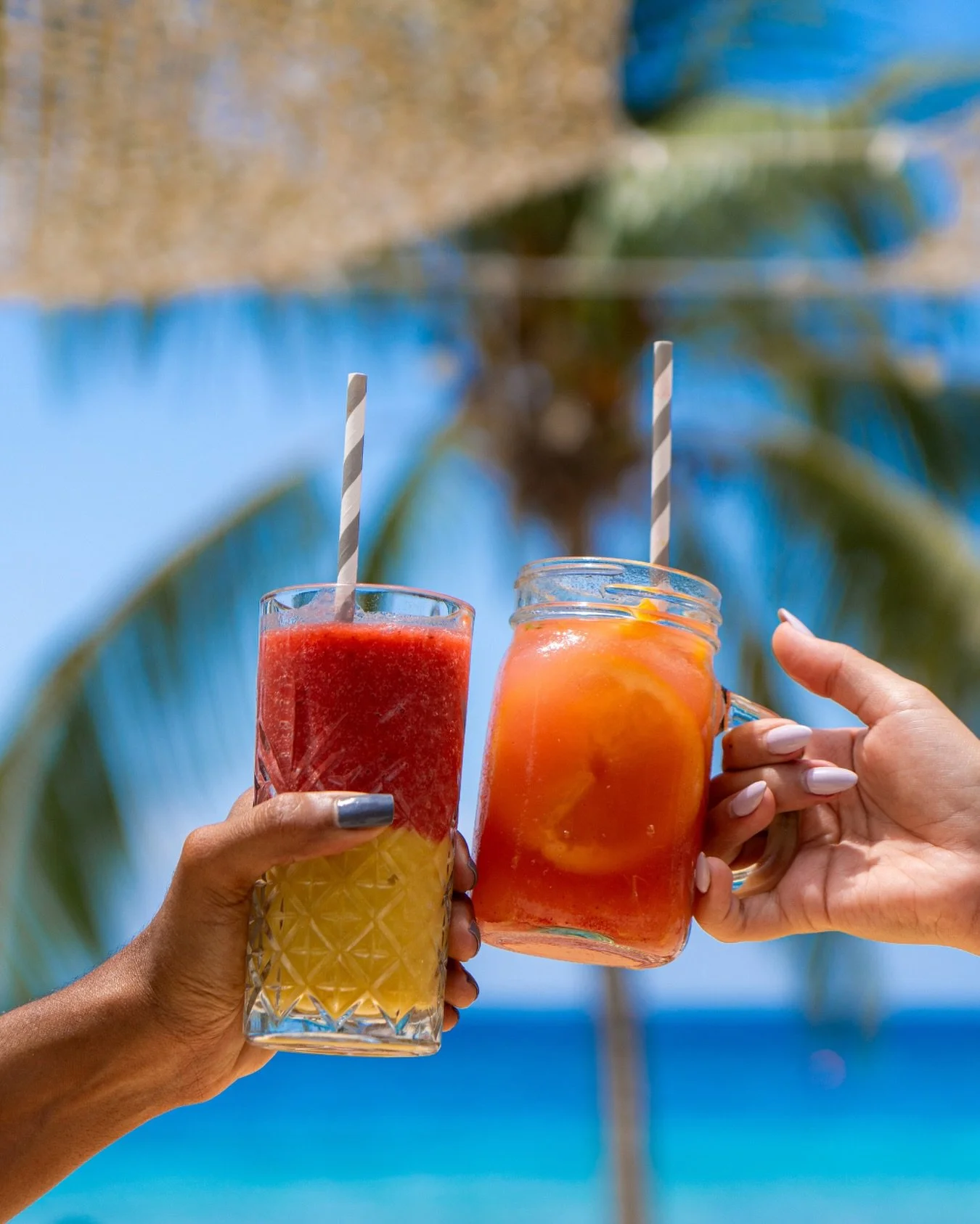 Where every sip comes with a view.

#oceanview #sunandsand #janthiel