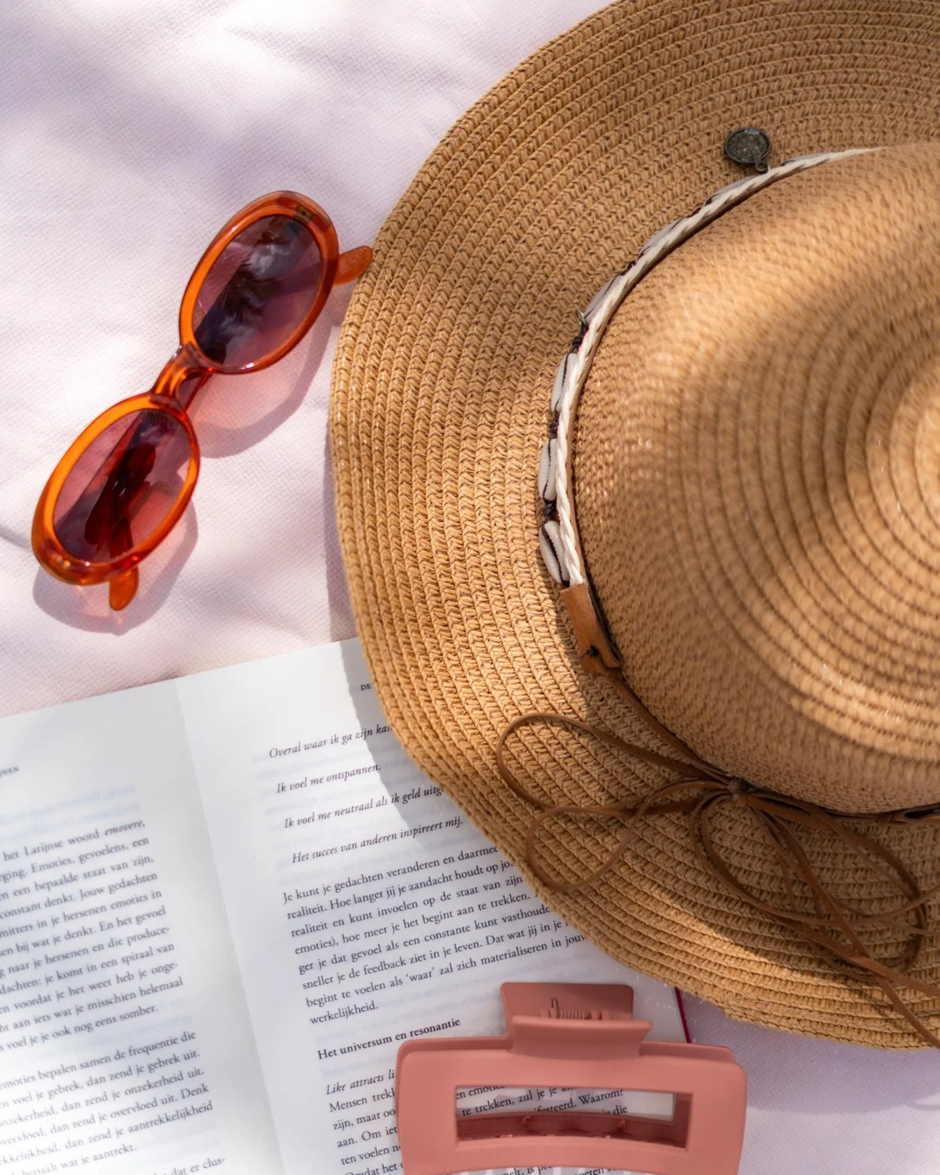 Read a page. Sip slowly. Stay longer.

#oceanview #sunandsand #janthiel #kokoscuracao #relaxedatthebeach