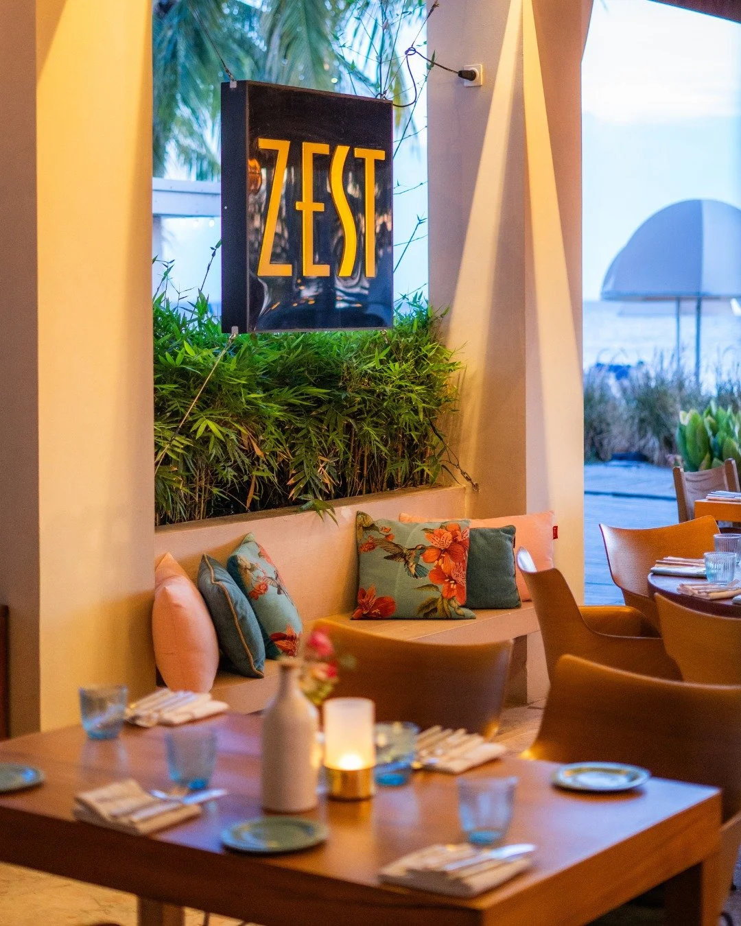 Dinner, steps away from the sea! 🌊
Right at Jan Thiel Beach,come for the view, stay for the experience.