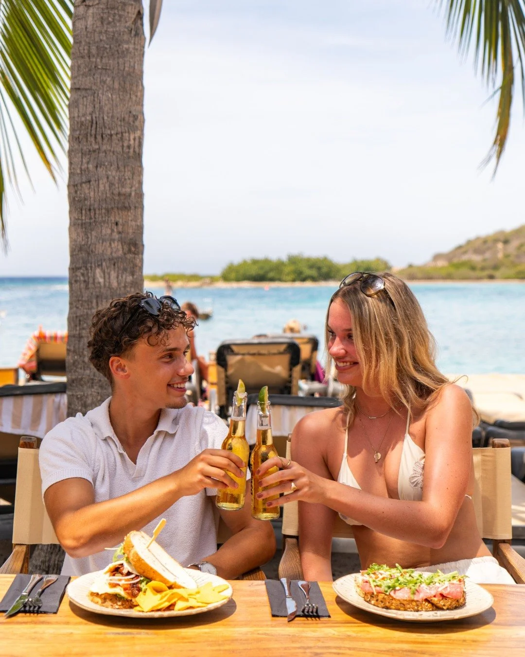 Tropical dates hit different at Zanzibar.

 #curacaoisland #curacao #beachlife #restaurant #beach #lifeisbetteronthebeach #dushi #brasabeer #zanzibarcuracao #janthielbeach #zanzibarbeach