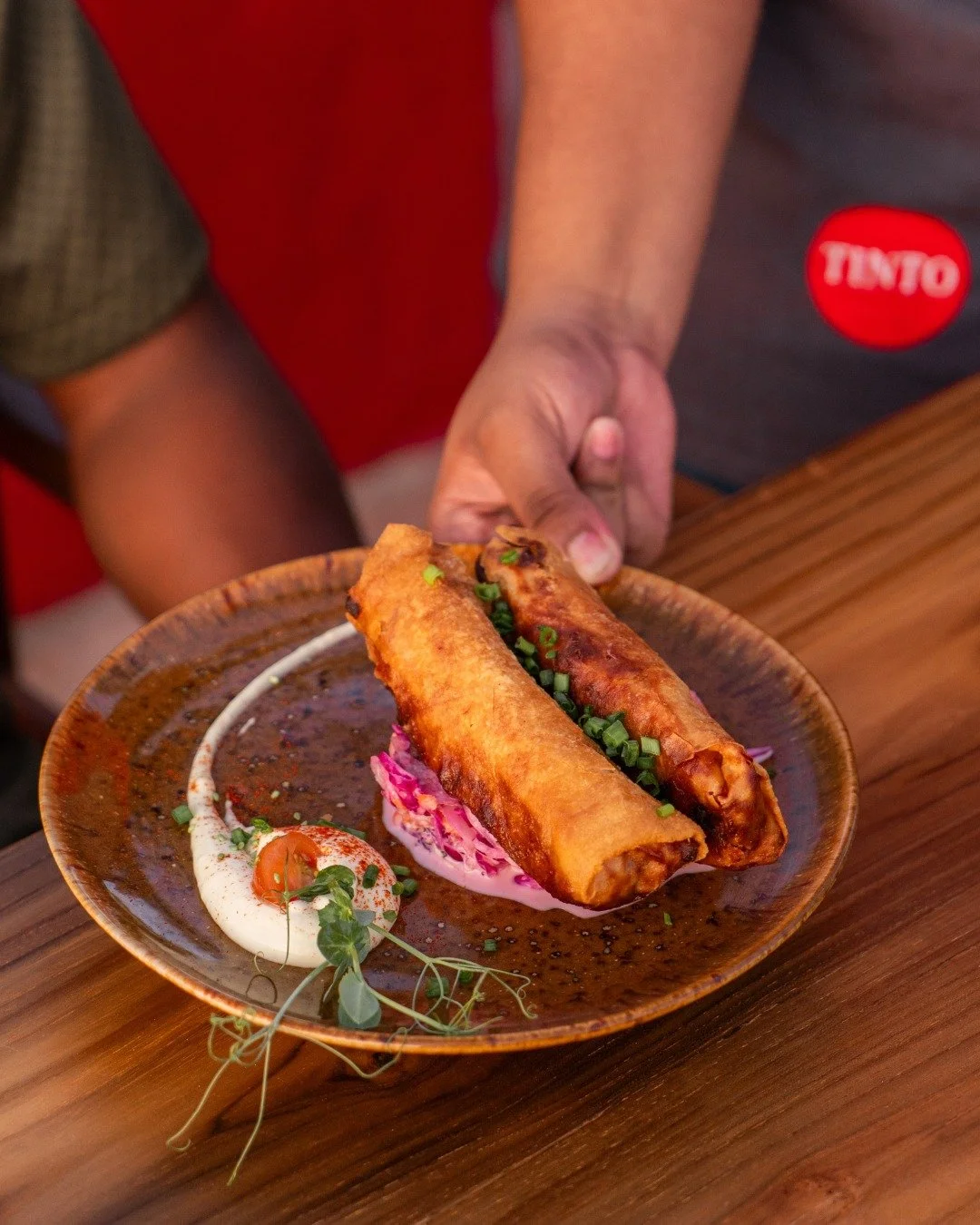 It&rsquo;s not just what you eat, it&rsquo;s how you share it.

#shareddining #tintobarycocina #janthielbeach