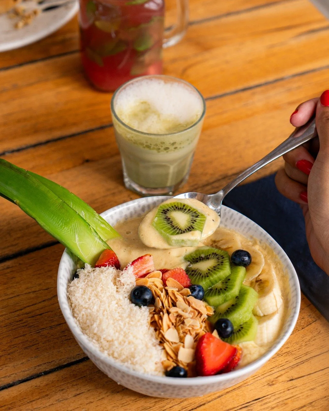 Fresh, light and just what you needed. 

#oceanview #sunandsand #janthiel #kokoscuracao #relaxedatthebeach #mindfullday #healthyfood #kokosjanthiel #relaxedatkokos