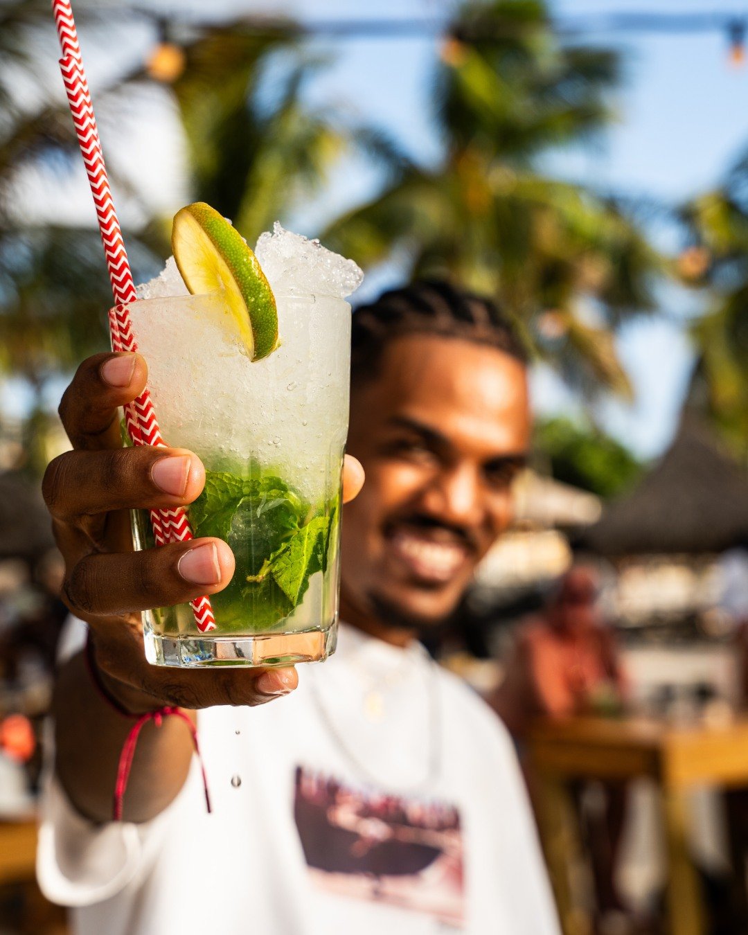 A mojito is a very easy yes at Zanzibar, cheers! 🌴

 #curacaoisland #curacao #beachlife #restaurant #beach #lifeisbetteronthebeach #dushi #brasabeer #zanzibarcuracao #janthielbeach #zanzibarbeach