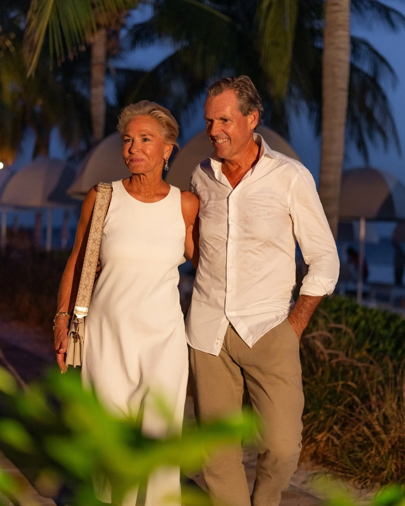 After dinner, don&rsquo;t rush home:
 go for a quiet beach walk and let the night linger! 🌙

#zestcura&ccedil;ao #janthiel #restaurant