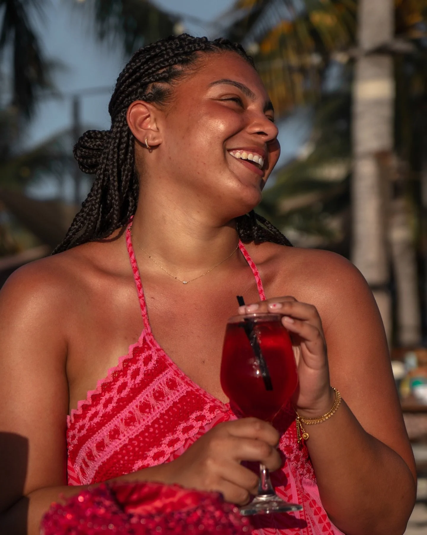 A colorful cocktail, golden light, and a smile that says it all. Meet us on Fridays at Spritz Happy Hour..

#beachsunset #oceanview #janthielbeach #curacao #beachlife