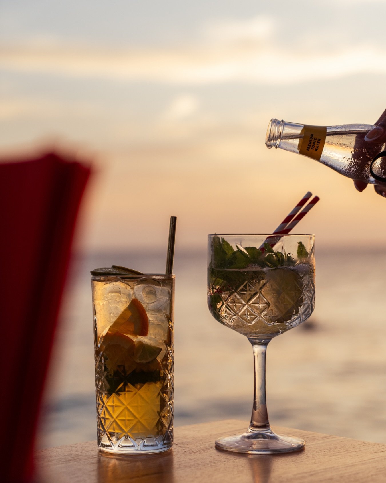 One crisp gin &amp; tonic for you, one Bina de Verano, for me and one very easy decision: another round!
