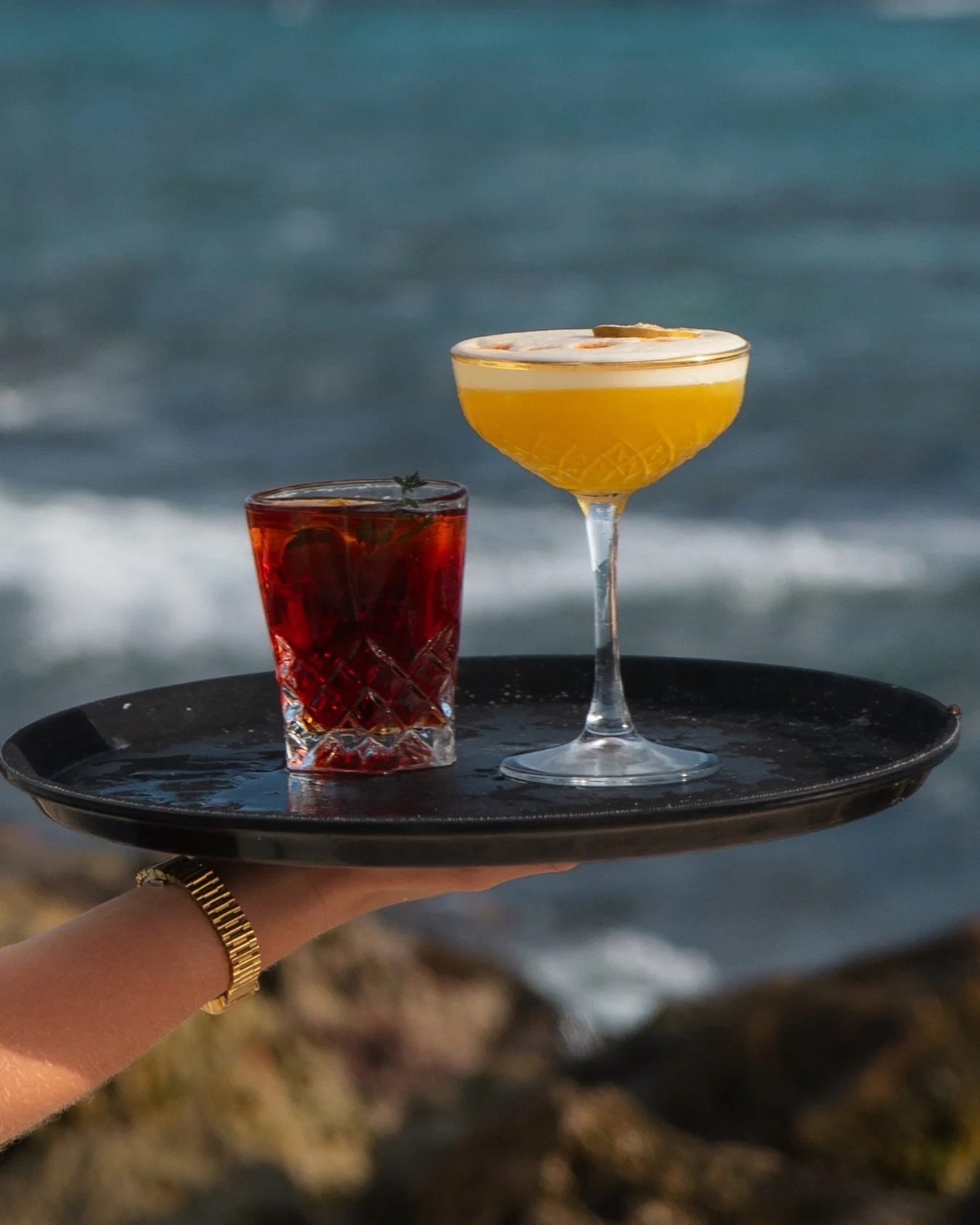 One bold, one smooth, both served with the ocean in the background

#beachsunset #oceanview #janthielbeach #curacao #beachlife