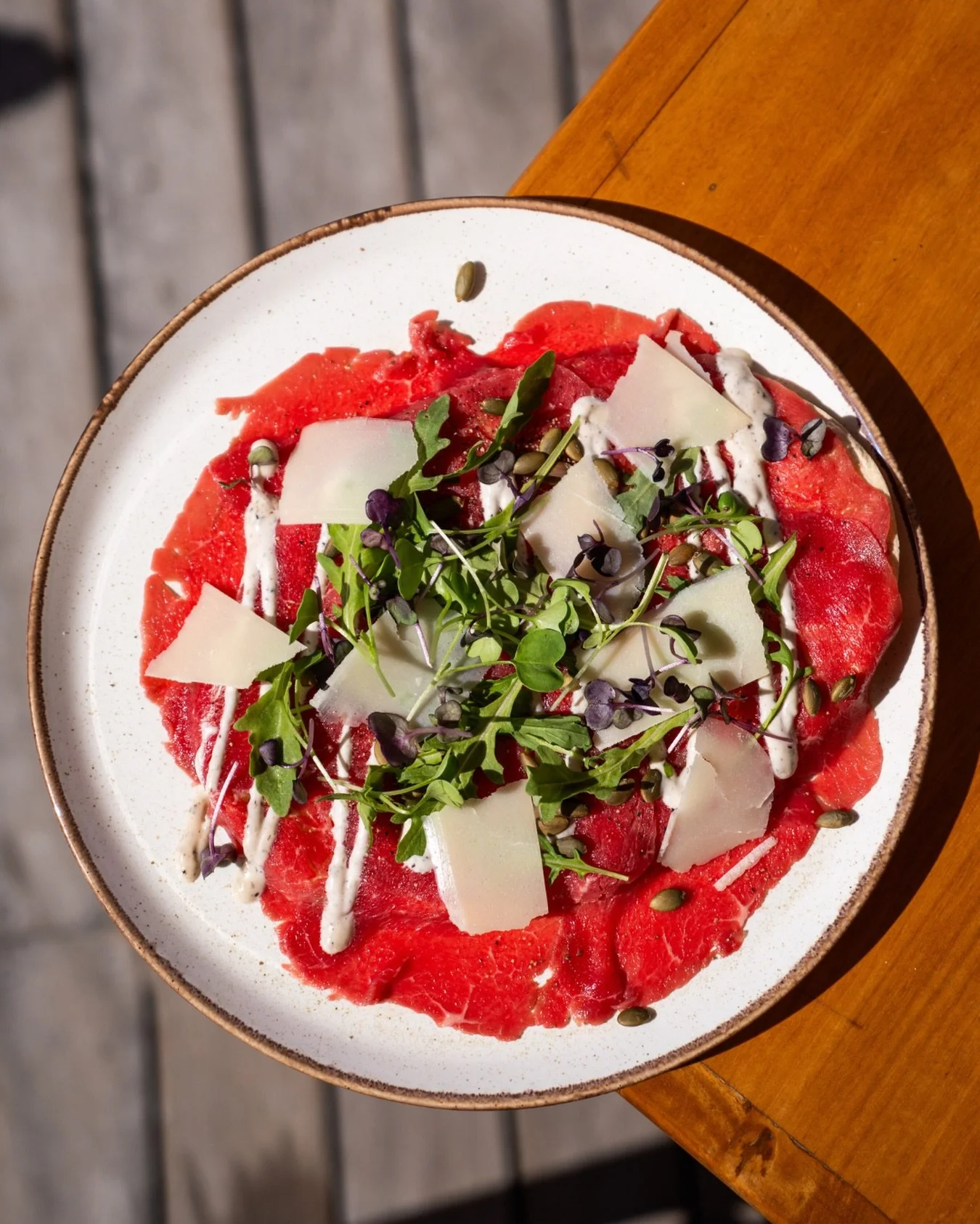 We know you were thinking the same thing &ldquo;I hope they have Carpaccio&rdquo; but not only that, with us you can have Carpaccio under the Cura&ccedil;ao sun. ☀️
