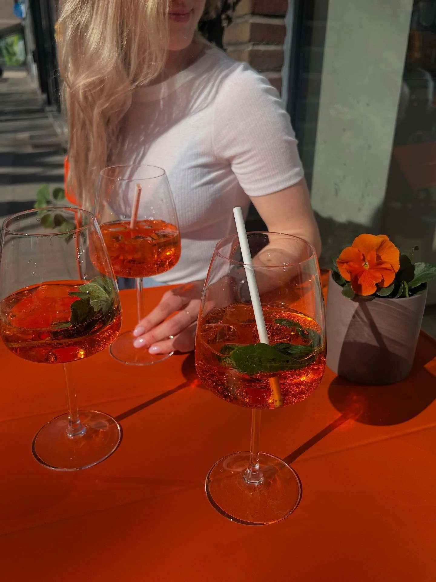 Saturday Spritz chez Alphonse

☀️ Spritz, soleil &amp; musique

🧡 Rendez-vous samedi 17 juillet d&egrave;s 15h, viens profiter d&rsquo;un moment chill sur notre terrasse au Fort Jaco !

Ambiance musicale
Spritz &agrave; 7&euro; toute l&rsquo;apr&egr
