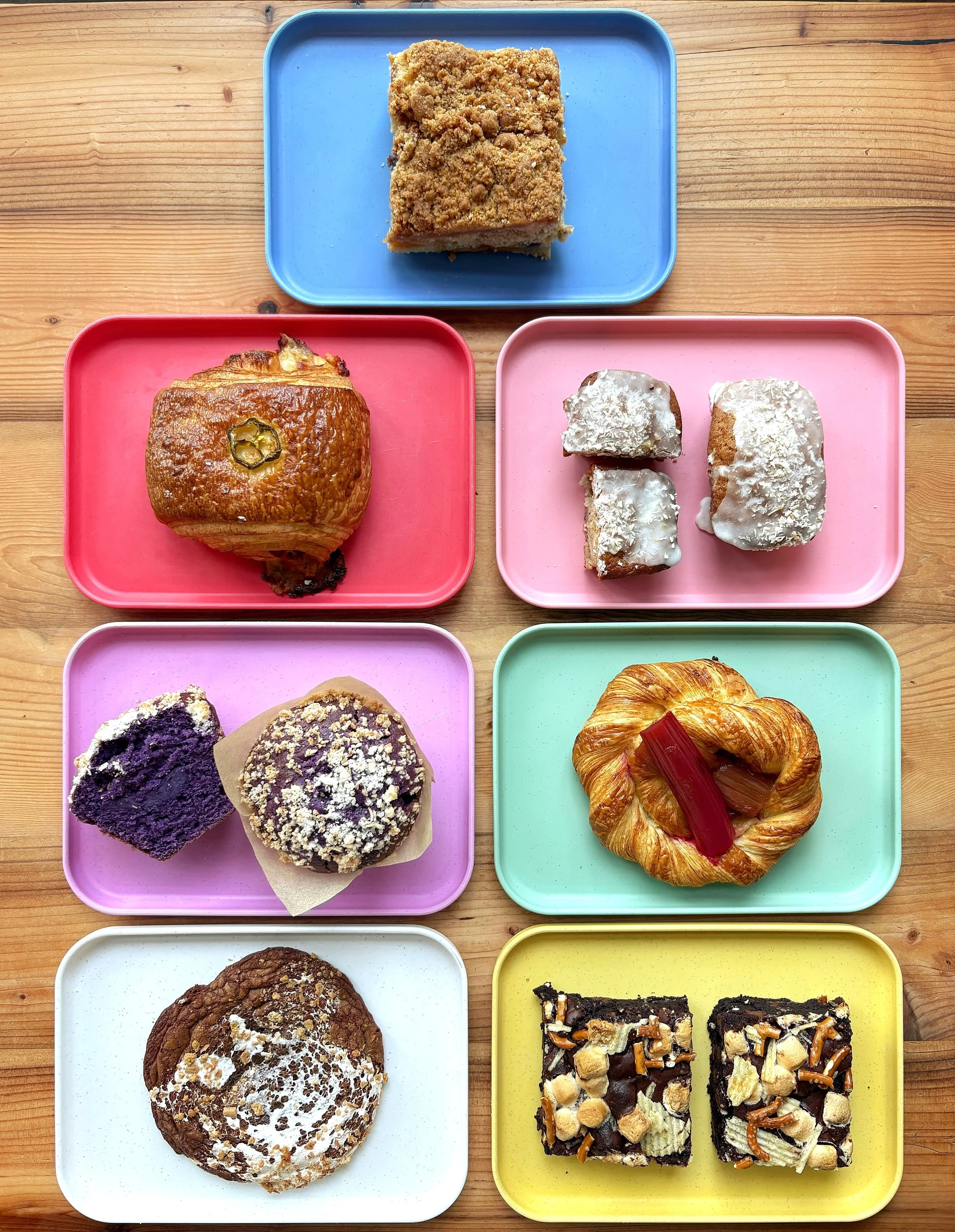New summer pastries have hit the shop!! Each more delicious than the last&mdash;you gotta try them all! 😋 

💚 Rhubarb danish - Earl Gray tea-steeped pastry cream, fresh rhubarb strawberry jam, vanilla poached rhubarb 

💛 Picnic brownie - A malted 