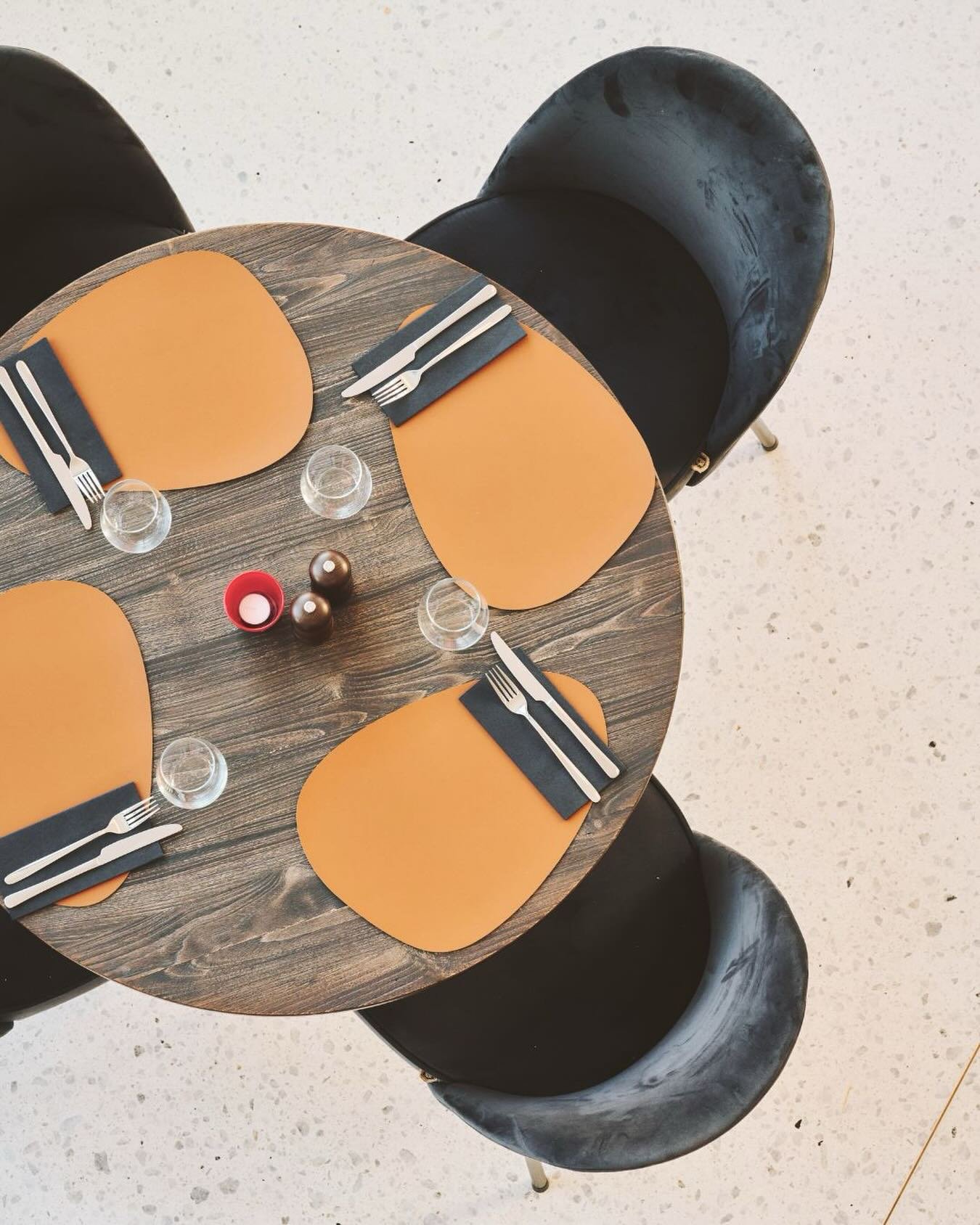 Tafel voor 4? 🍽️
Reserveer online! 

See you soon ❤️

#mediacafe #antwerpen #letshavelunch #foodhotspot #lunchroom