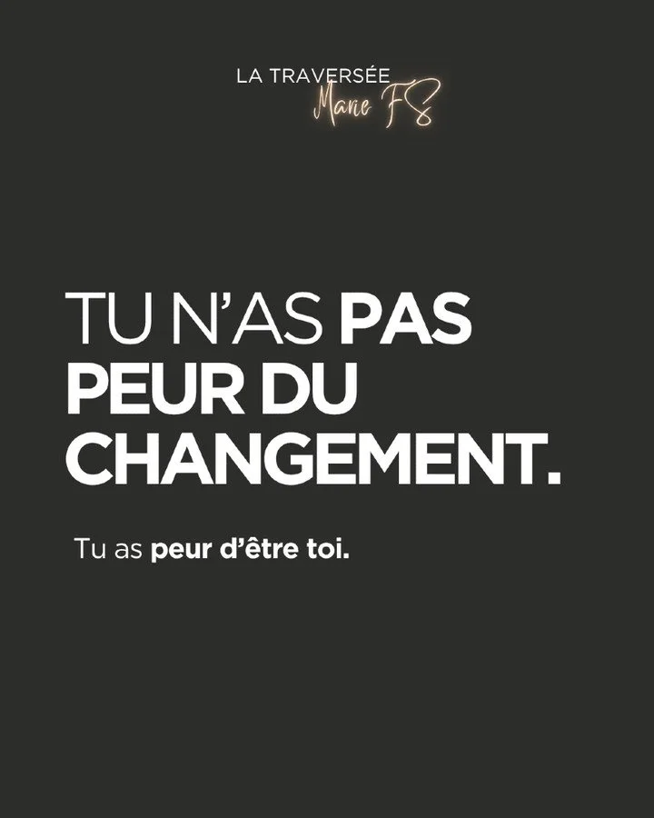 Tu dis que tu as peur de changer.
Mais ce n’est pas vrai.
Ce que tu redoutes vraiment…
c’est de te rencontrer.
Parce que quand tu es vraiment toi,
il n’y a plus de masque où te cacher.
Il n’y a plus de rô
