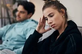 Pourquoi tu t’oublies dès que tu aimes (et comment arrêter de te trahir en relation)