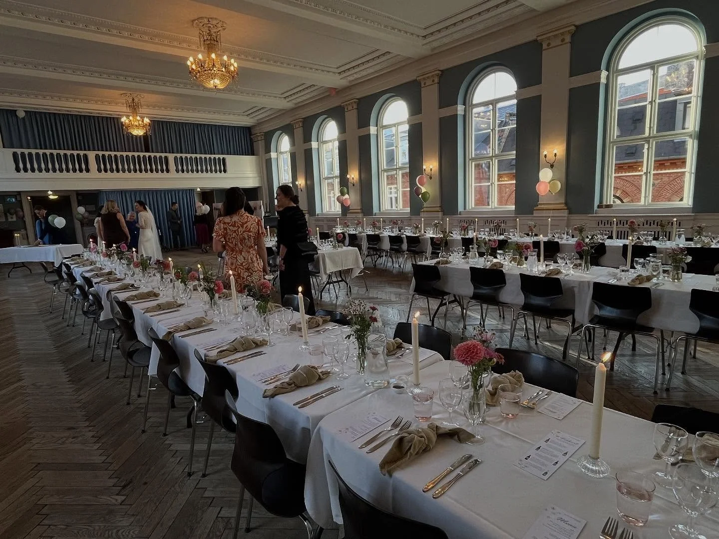 Flere smukke bryllupper denne weekend - og vi har haft forn&oslash;jelsen at v&aelig;re med hele vejen 💍🌺 For bookings: info@stormevents.dk