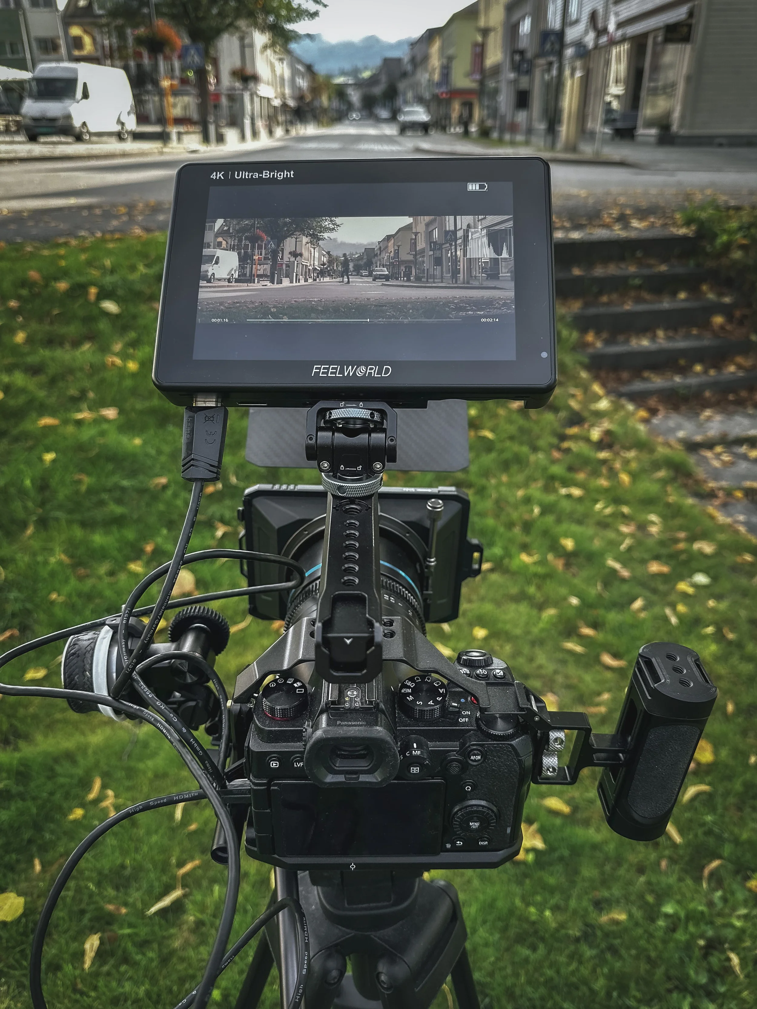 Mitt aller første delvis proffe kameraoppsett med anamorphic 50mm T2,9. Satt opp ved Vangskyrkja på Vossevangen. 