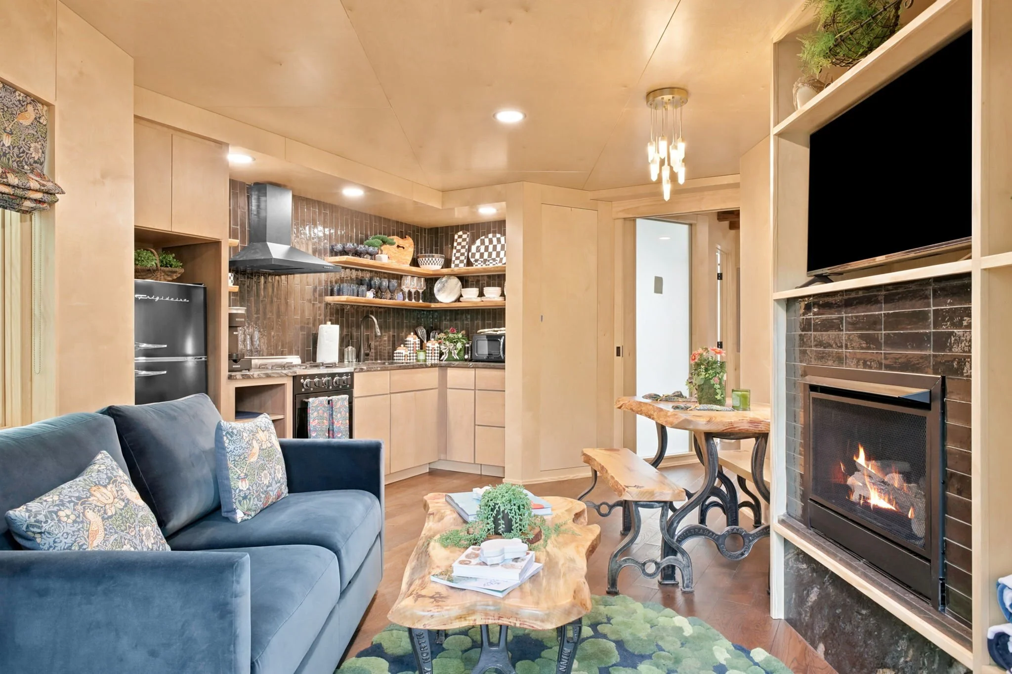 19-web-or-mls-975-clarks-creek-rd.jpg