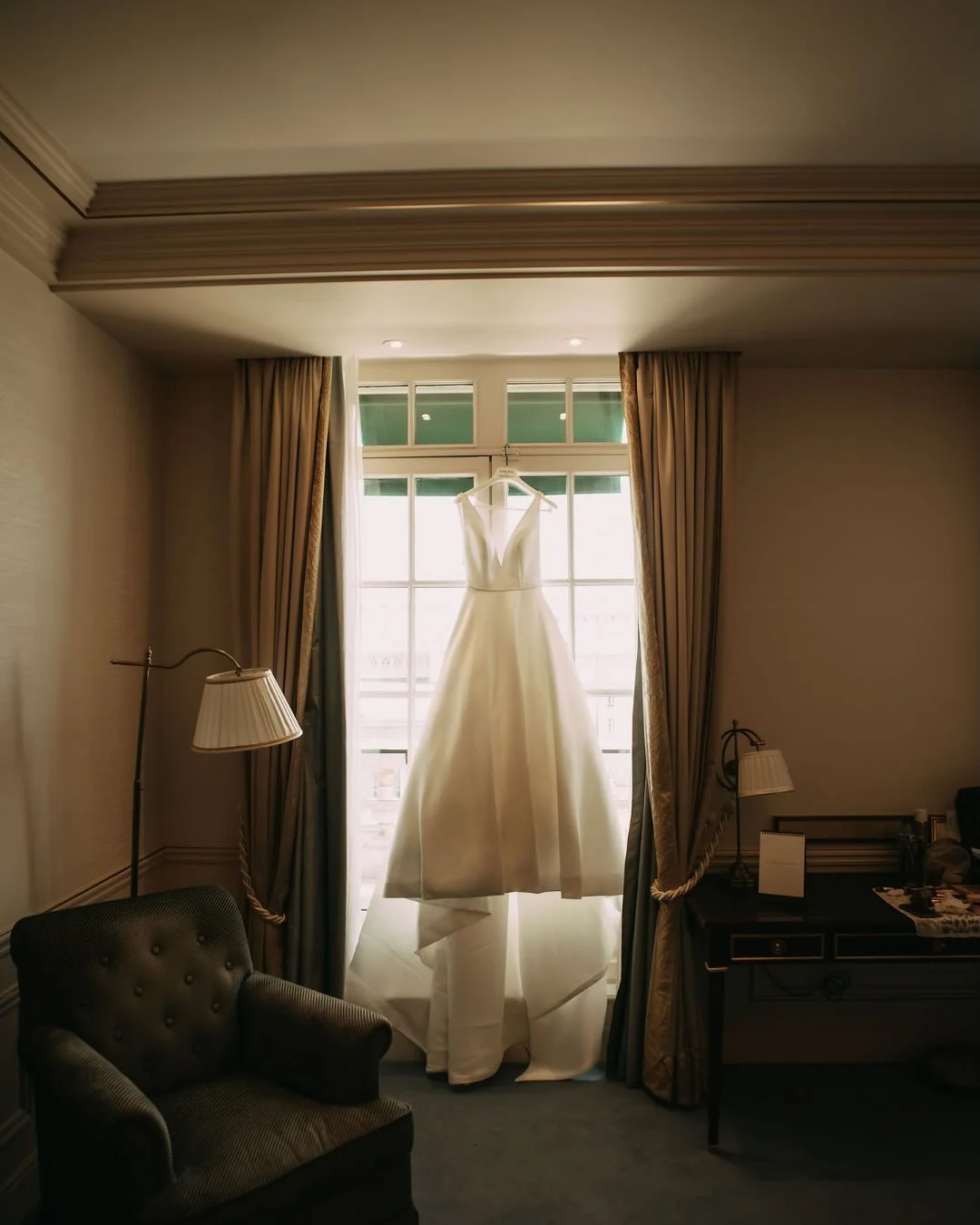 Best of Chlo&eacute; &amp; Jordi - A memory I&rsquo;ll always cherish&hellip; one I love to revisit again and again.

&mdash;

Wedding planner et designer : @le_grand_a_events 
Lieu et traiteur : @shangrilaparis 
Photo : @berivans.world 
Fleurs : @re