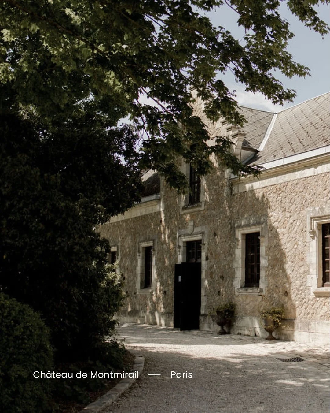 I had the pleasure of planning a wedding at the Ch&acirc;teau de Montmirail, nestled in the heart of the medieval village of the same name, in the Sarthe region of France. A private estate full of history, charm&hellip; and endless possibilities.

Th