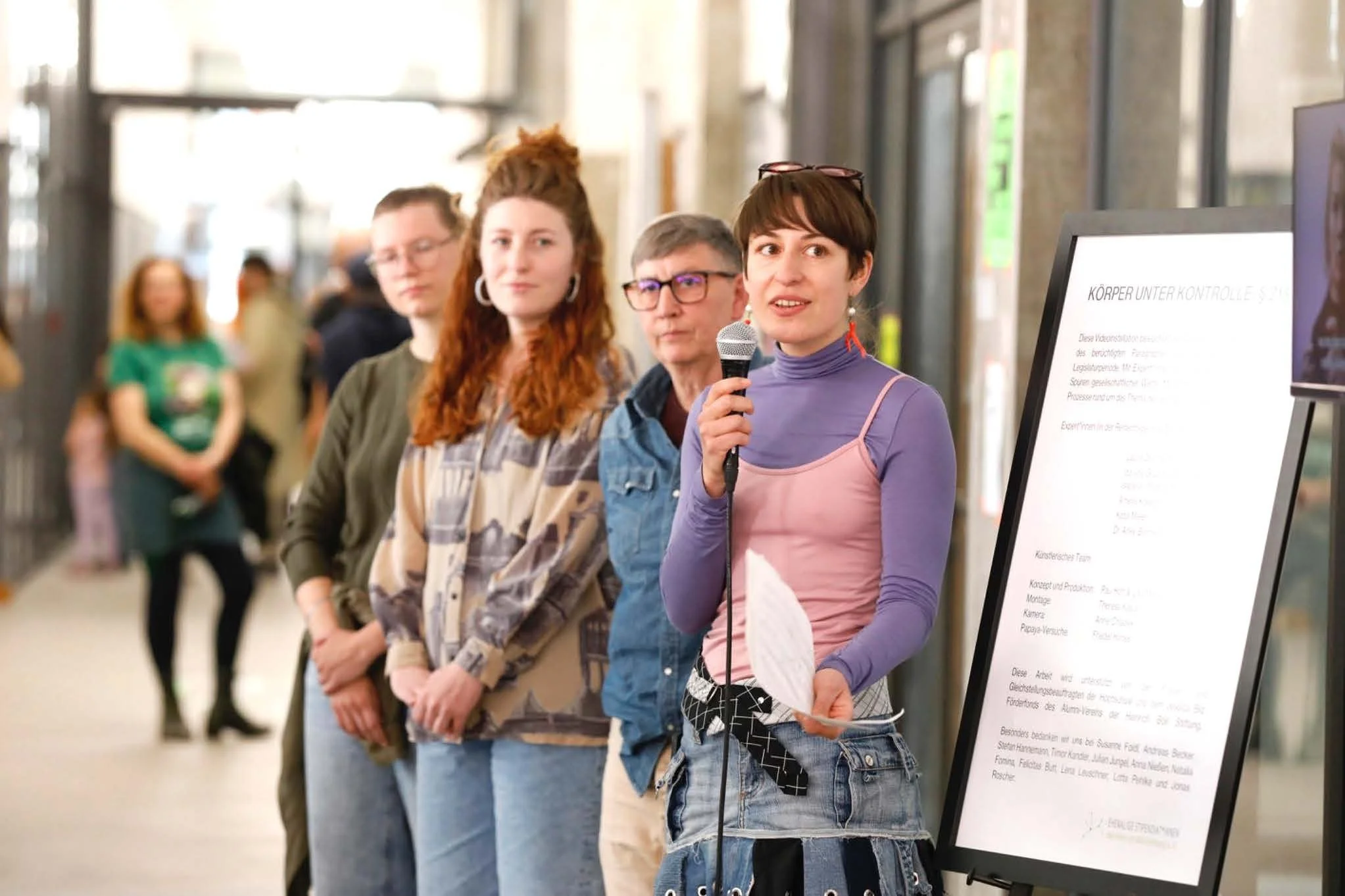 Videoisnstallation Foto2 Barbara Braun.jpeg