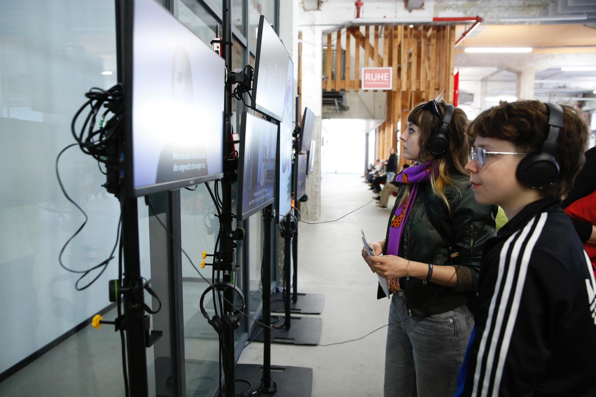 videoinstallation foto3 barbara Braun.jpeg