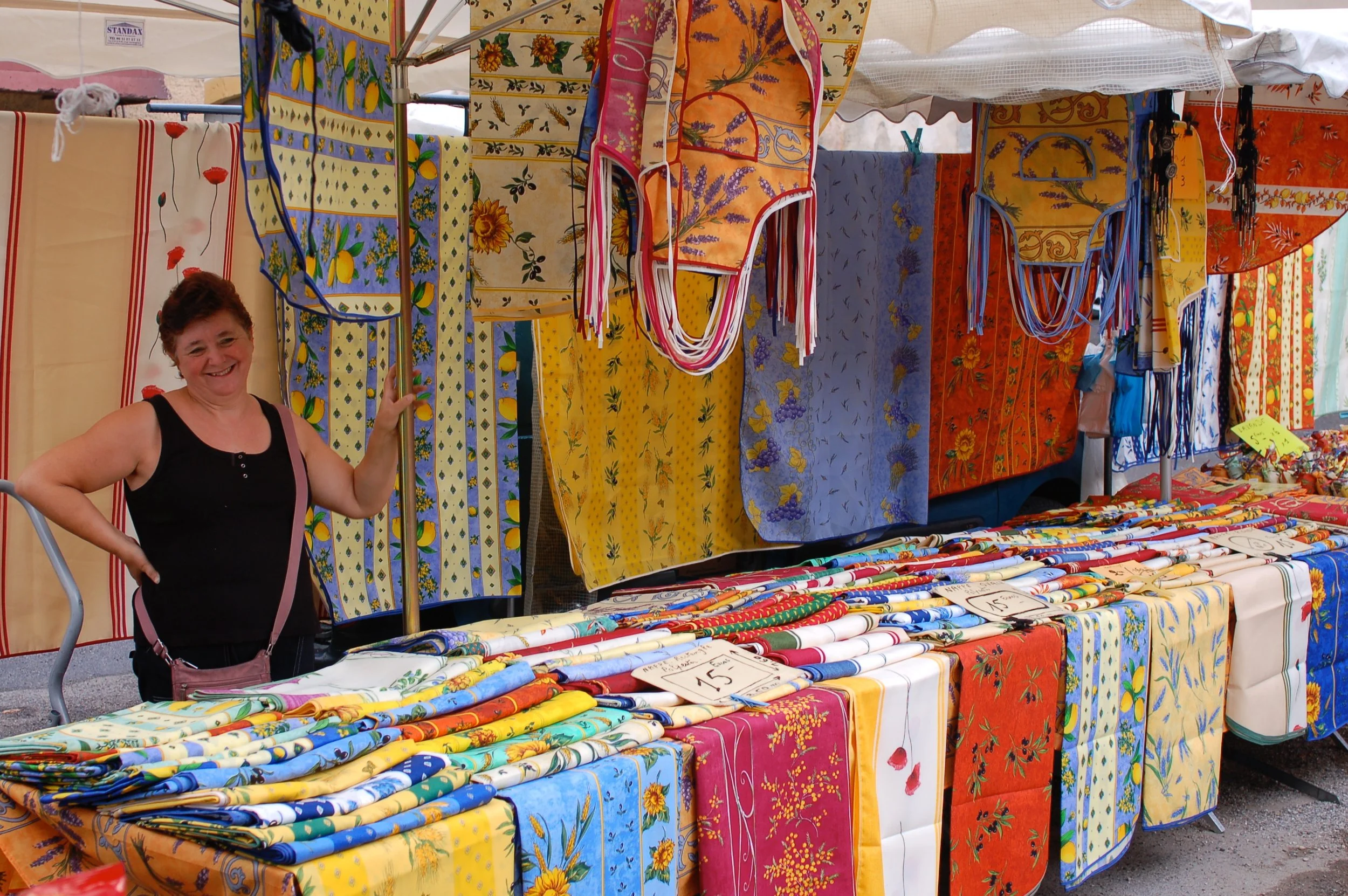 Tablecloths at mkt (1).jpg