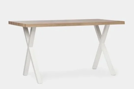 mesa-de-comedor-rectangular-135-en-madera-color-natural-con-pata-blanca.jpg
