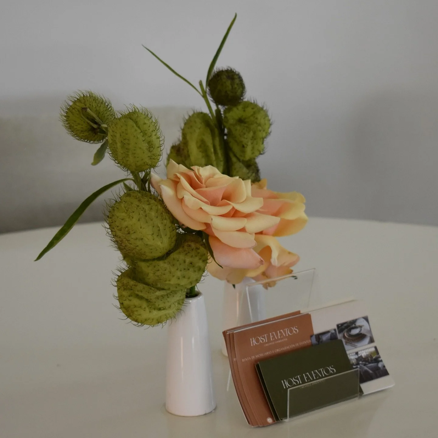 Detalles que elevan experiencias. Cada mesa, cada silla, cada textura, cada flor&hellip; pensadas para crear momentos &uacute;nicos. 🌿

Dise&ntilde;o floral : @teresadisenofloral