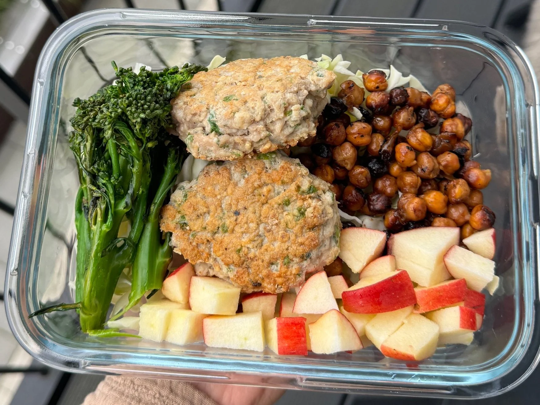 Bowl med kyllingefrikadeller