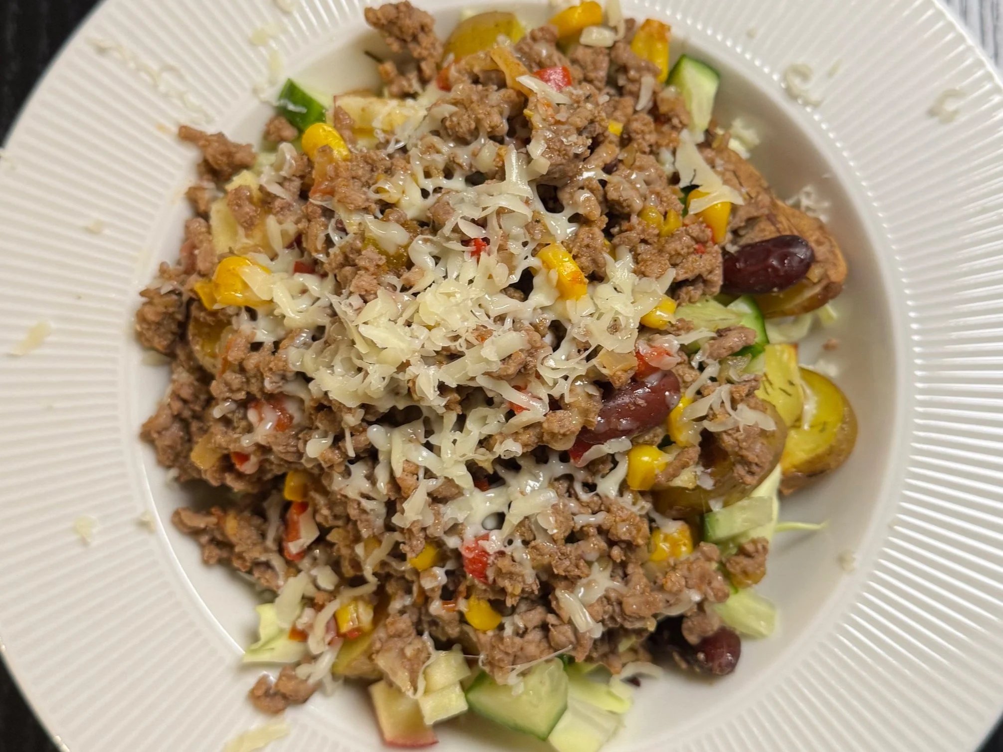 Ovnbagte kartofler med oksekød og grønt