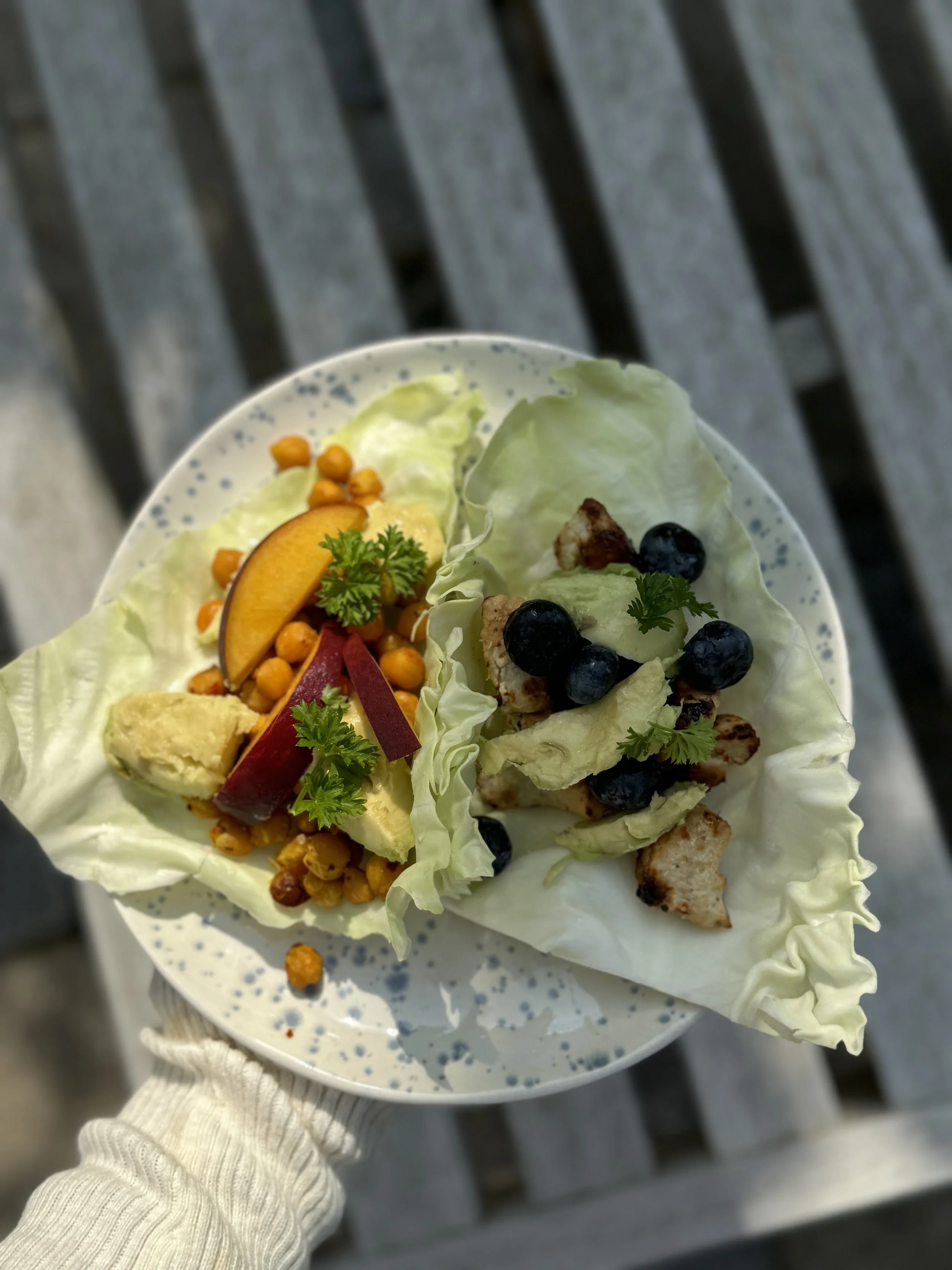 Kålwraps med kikærter og kylling