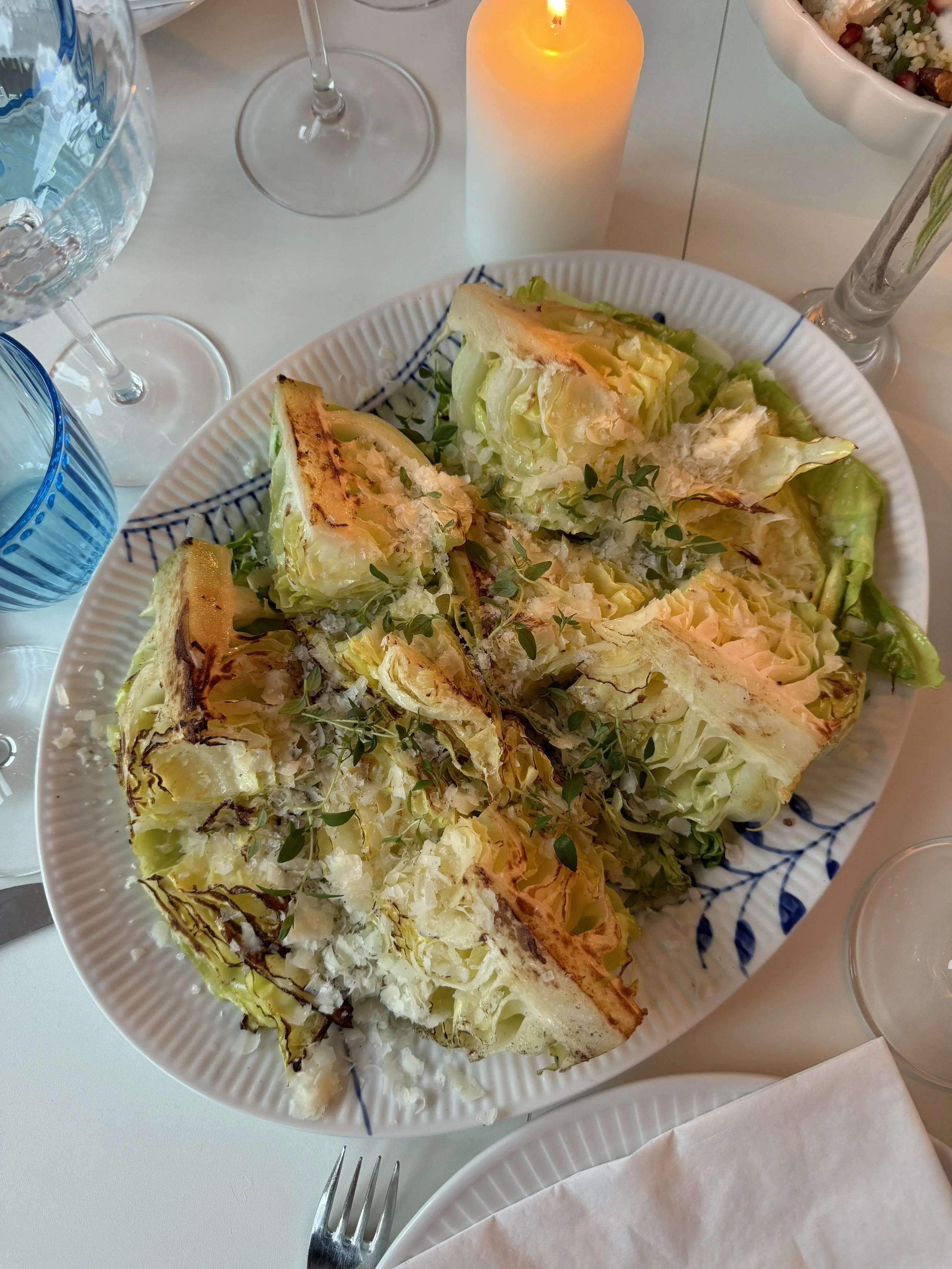 Stegt spidskål med parmesan