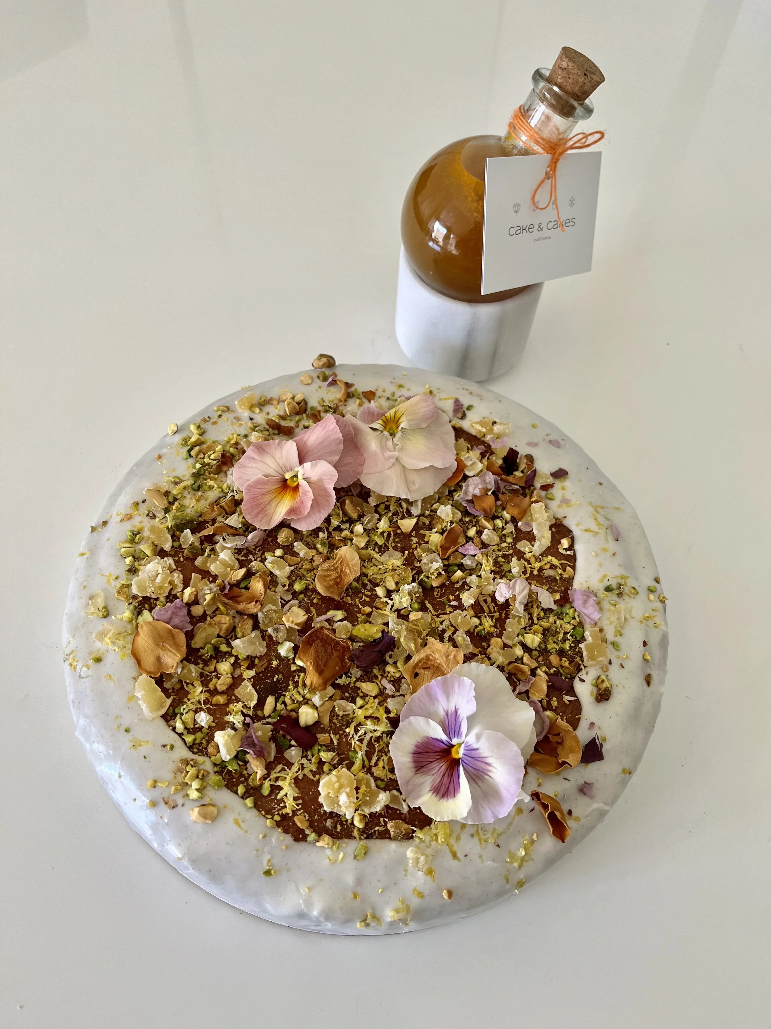 Nō 16 -------- LOVE POTION CAKE - a combination of exotic and aromatic ingredients to play with your senses.  enticing the participants with all 5 of them.  enchanting beauty, the sounds of crunchiness, exotic spice flavors, touch of moistness and th