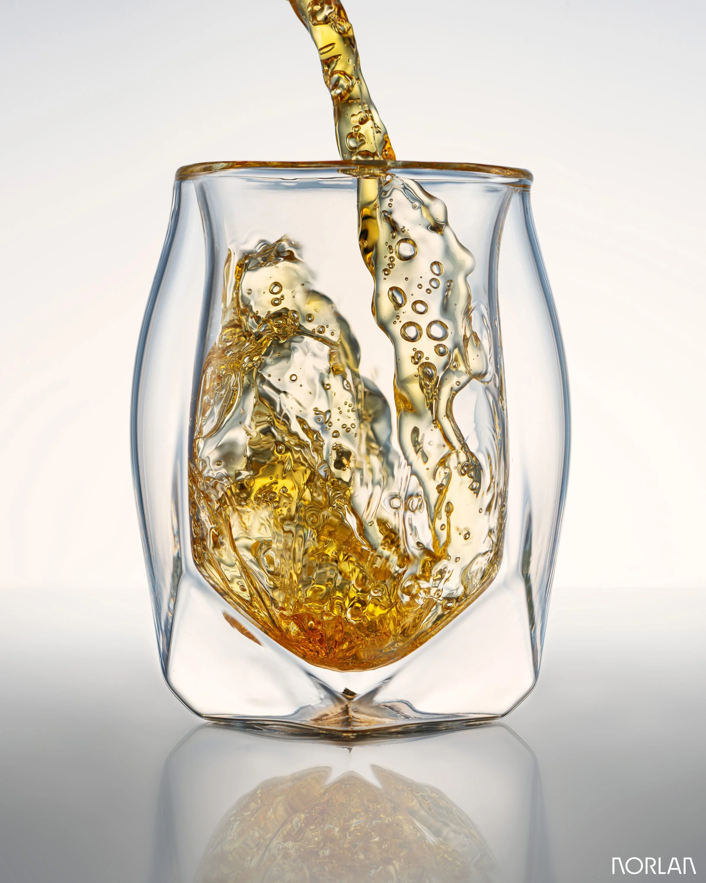 DSC_85259_Norlan_Whisky_Pour_3000-65-logo.jpg