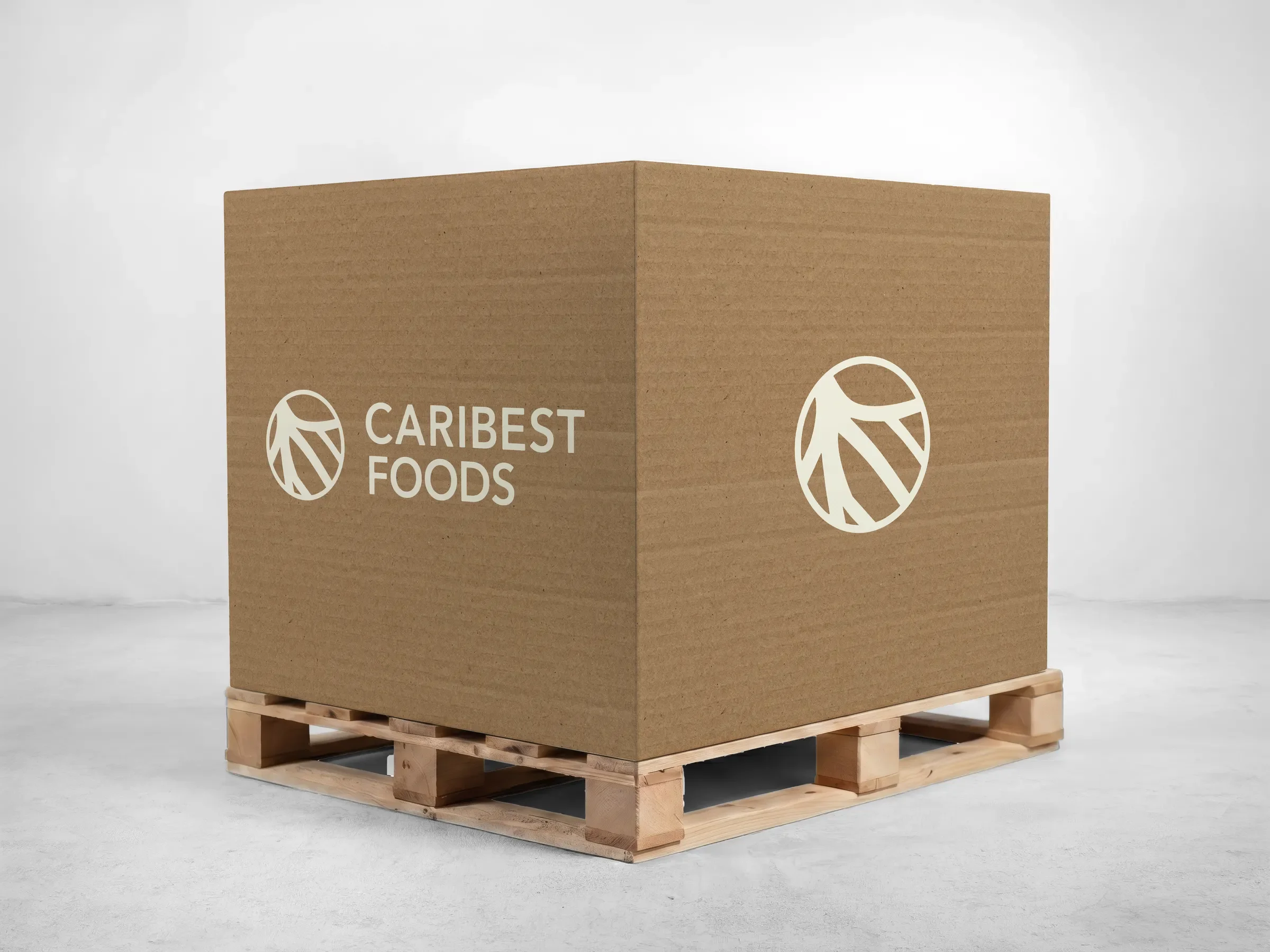 Caja de Caribest Foods sobre una estiba