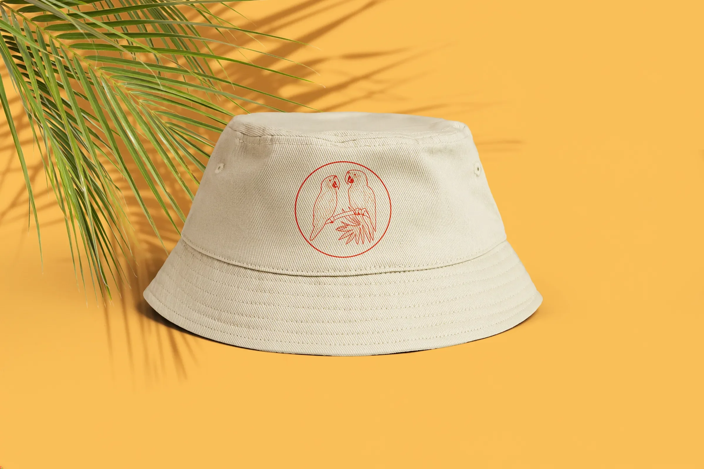 Sombrero de playa con el logo bordado de Alma Tropical