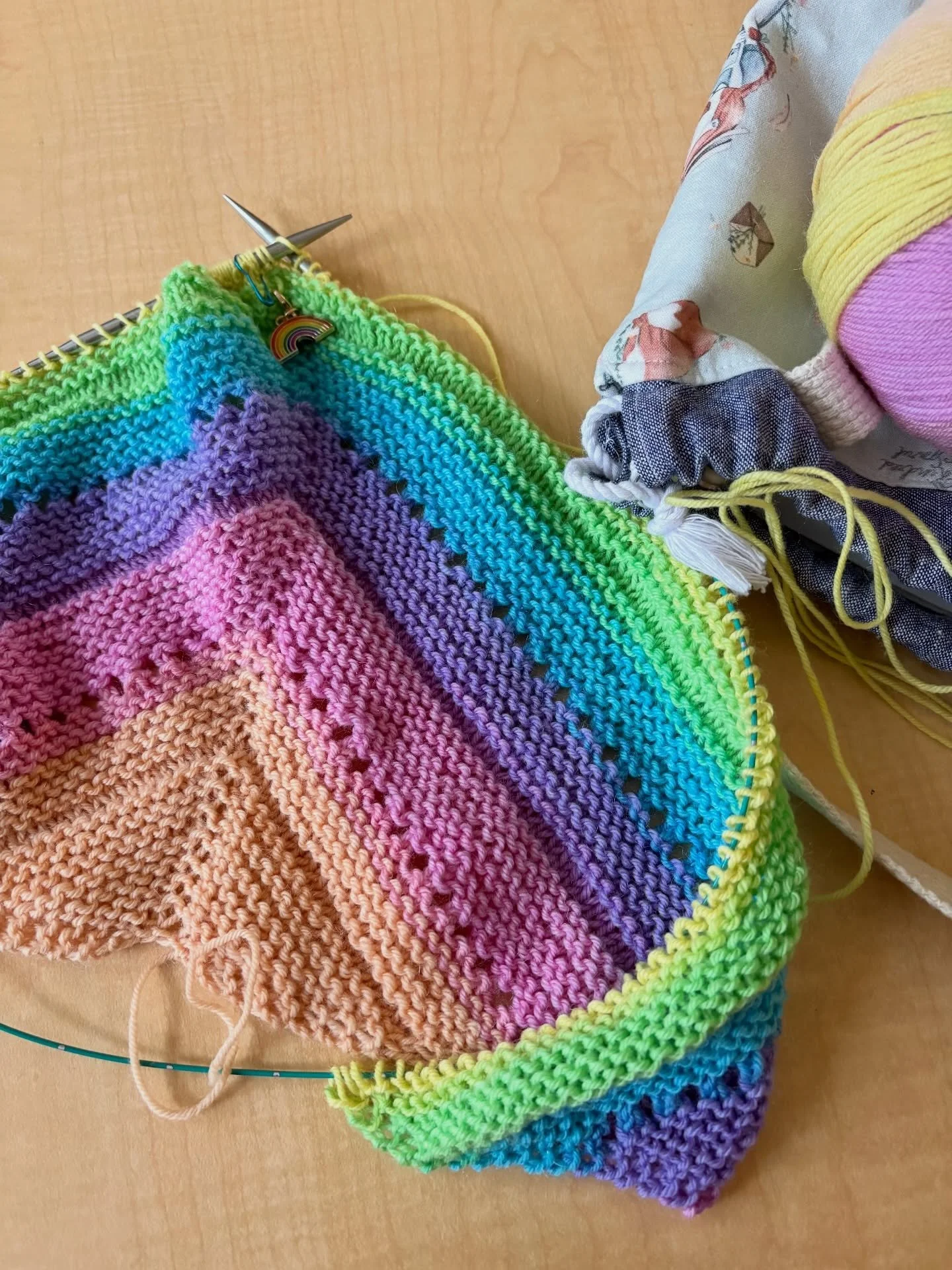 The sun wasn&rsquo;t out to play today, but the colours of this yarn were!