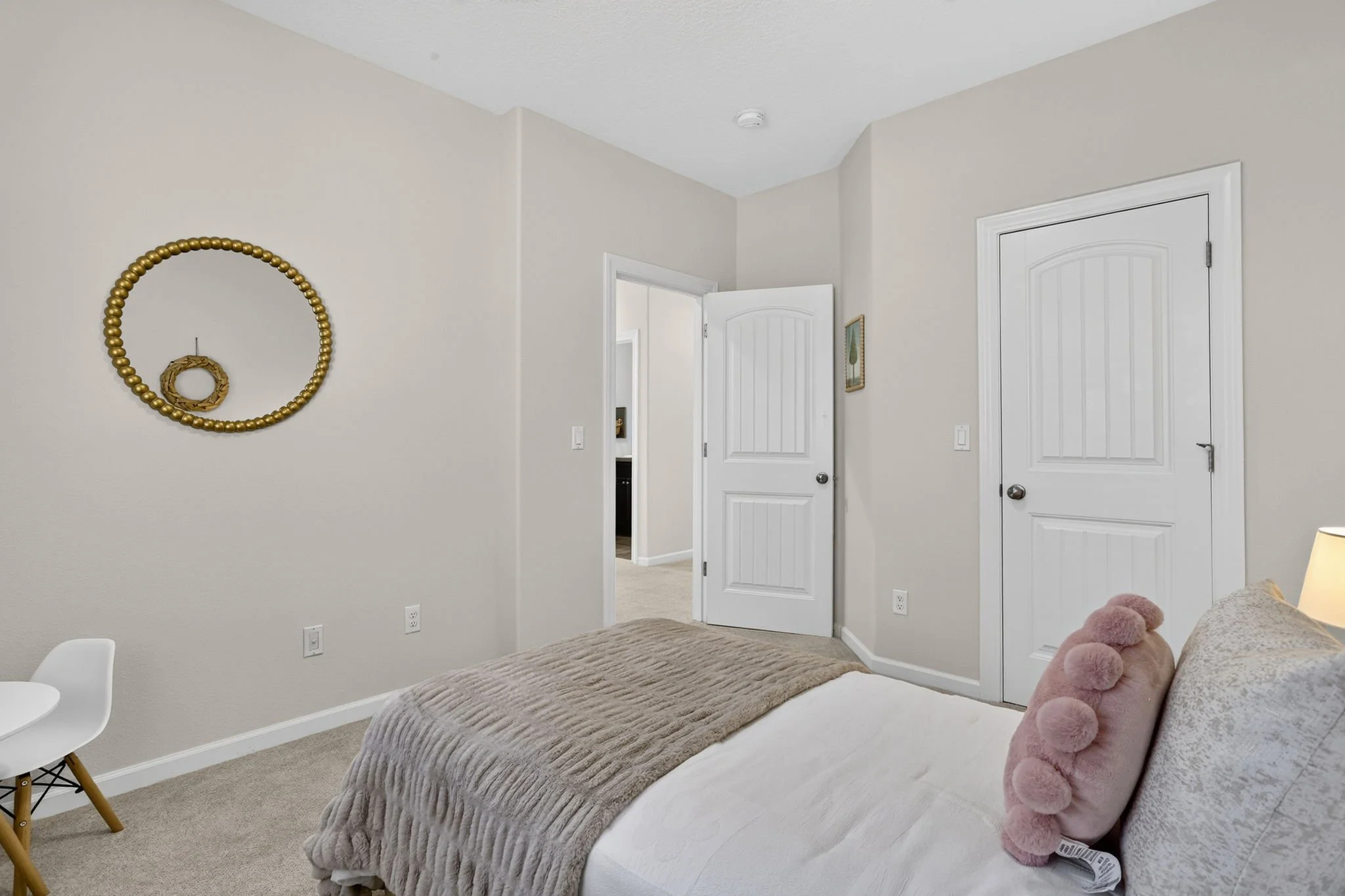 11368 NW Pumpkin Ct - NW Bedroom with Walk-in Closet